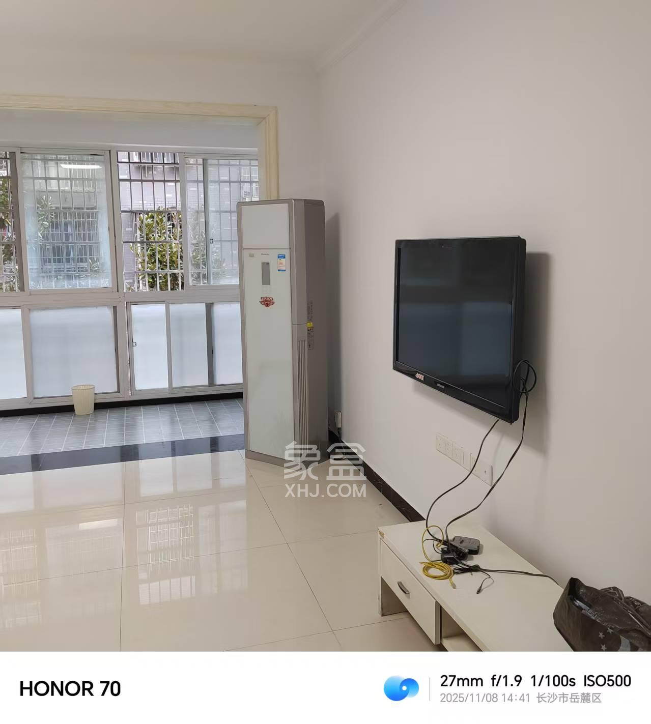 黄鹤小区3片  3室2厅1卫    2100.0元/月