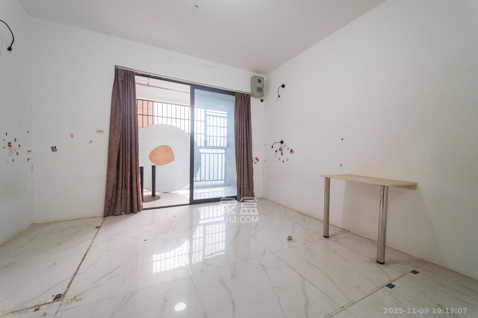 国泰九龙湾  3室2厅2卫    105.0万