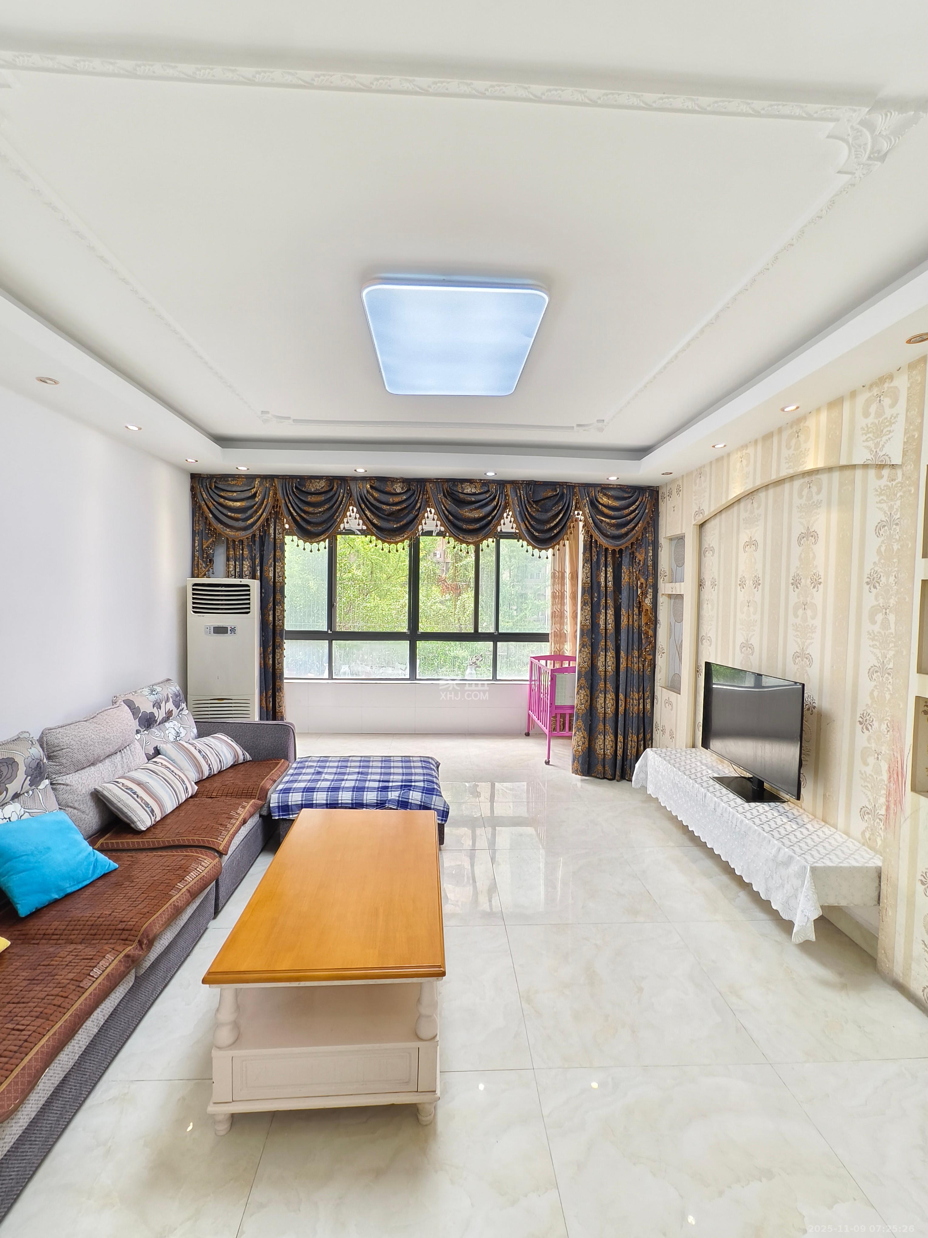 长房时代城  1室2厅2卫    3100.0元/月室内图1