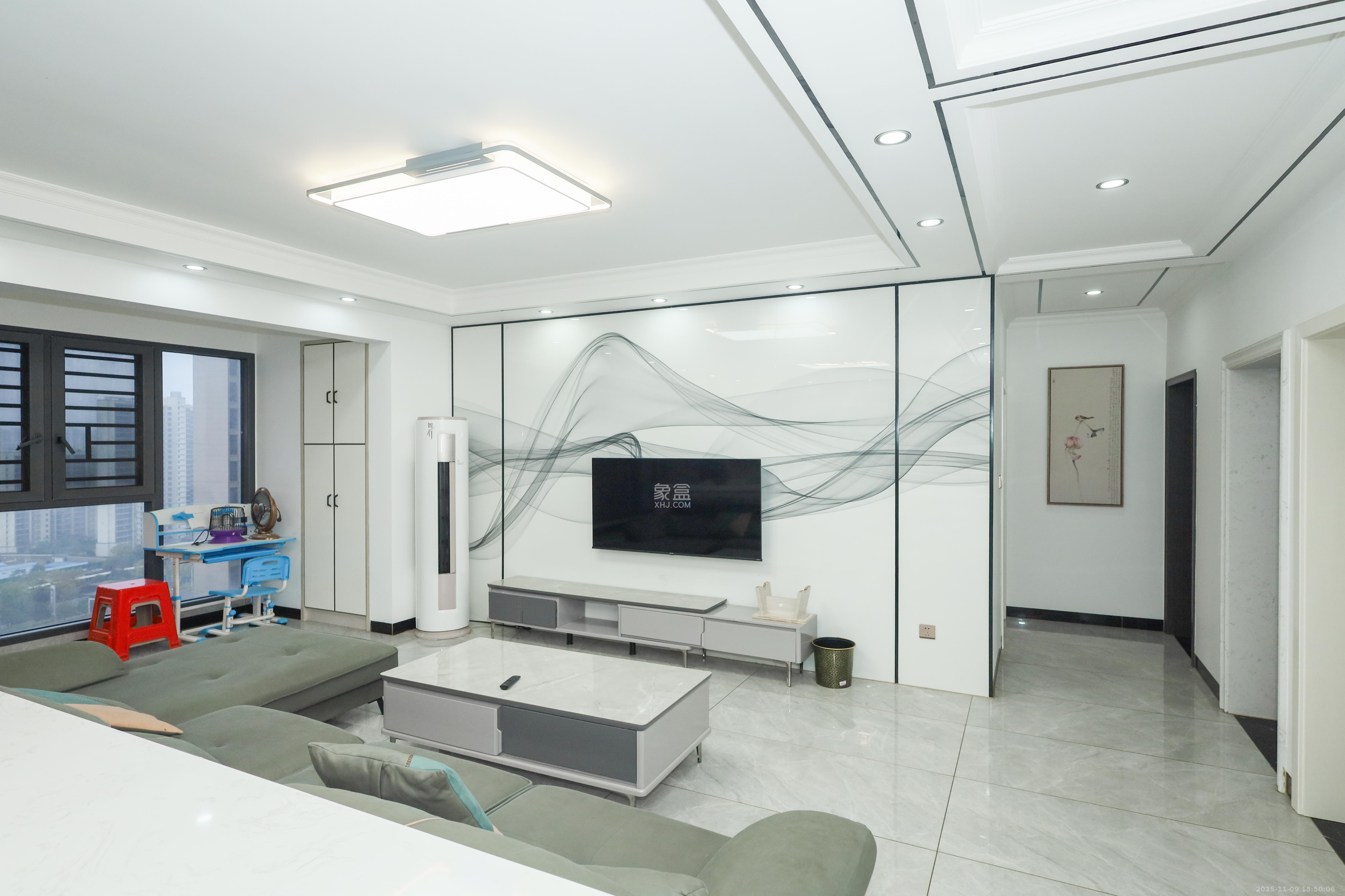 山水梅溪雅郡 4室2厅2卫 145.0万 山水梅溪雅郡 4室2厅2卫 145.0万客厅