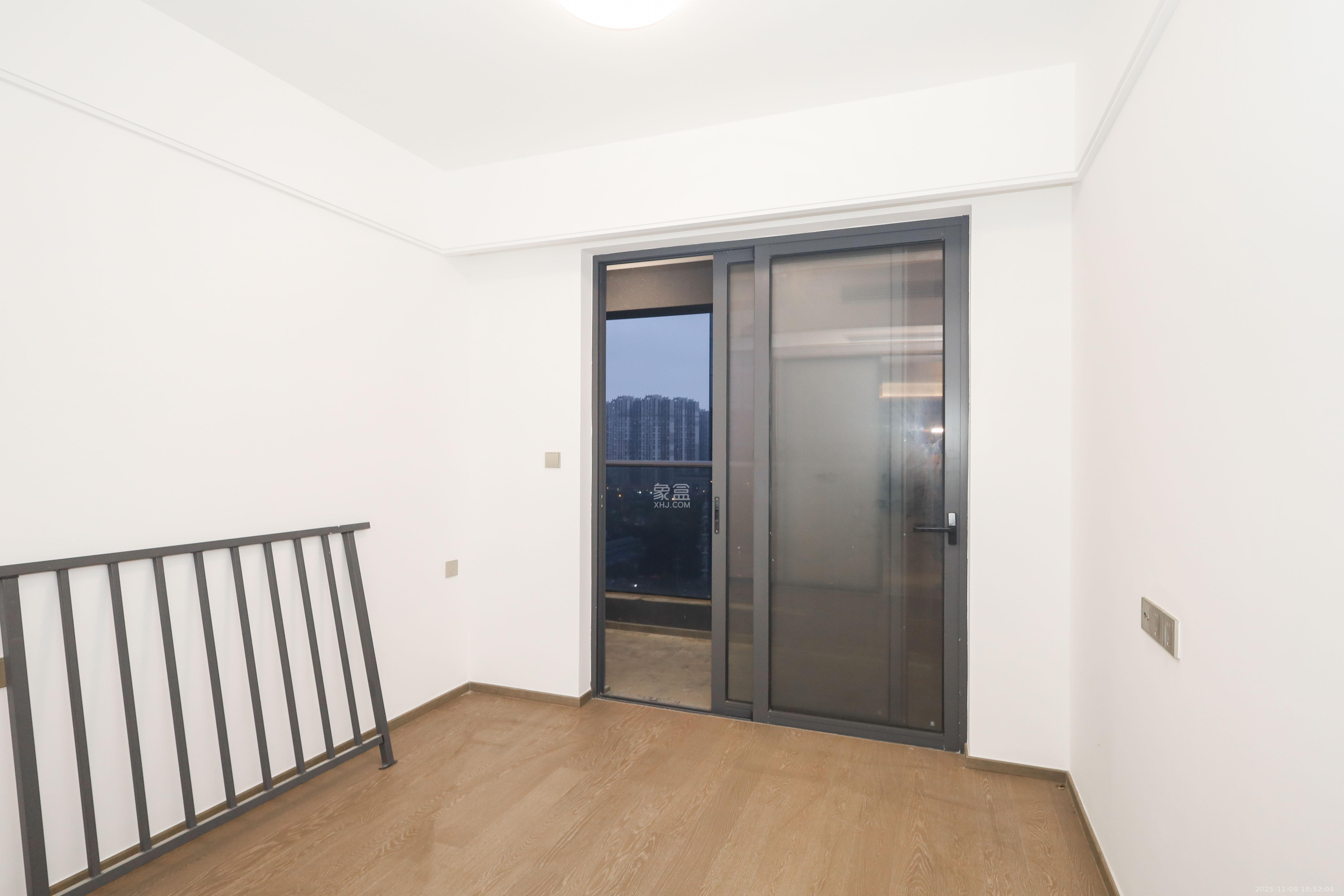 绿城招商桂语雲峯  4室2厅2卫    288.0万卧室