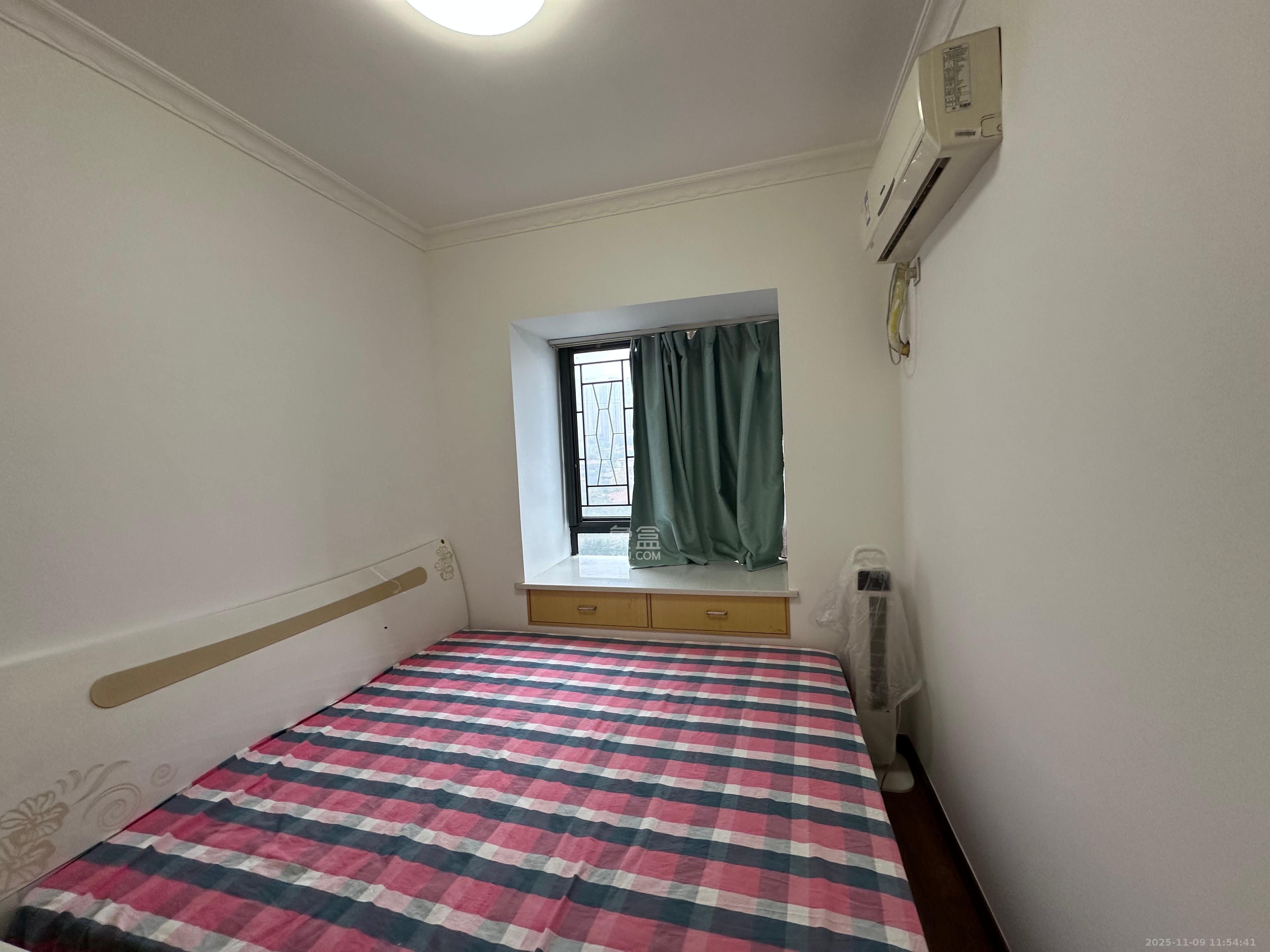 盛地尊域 4室2厅2卫 2100.0元/月 盛地尊域 4室2厅2卫 2100.0元/月室内图