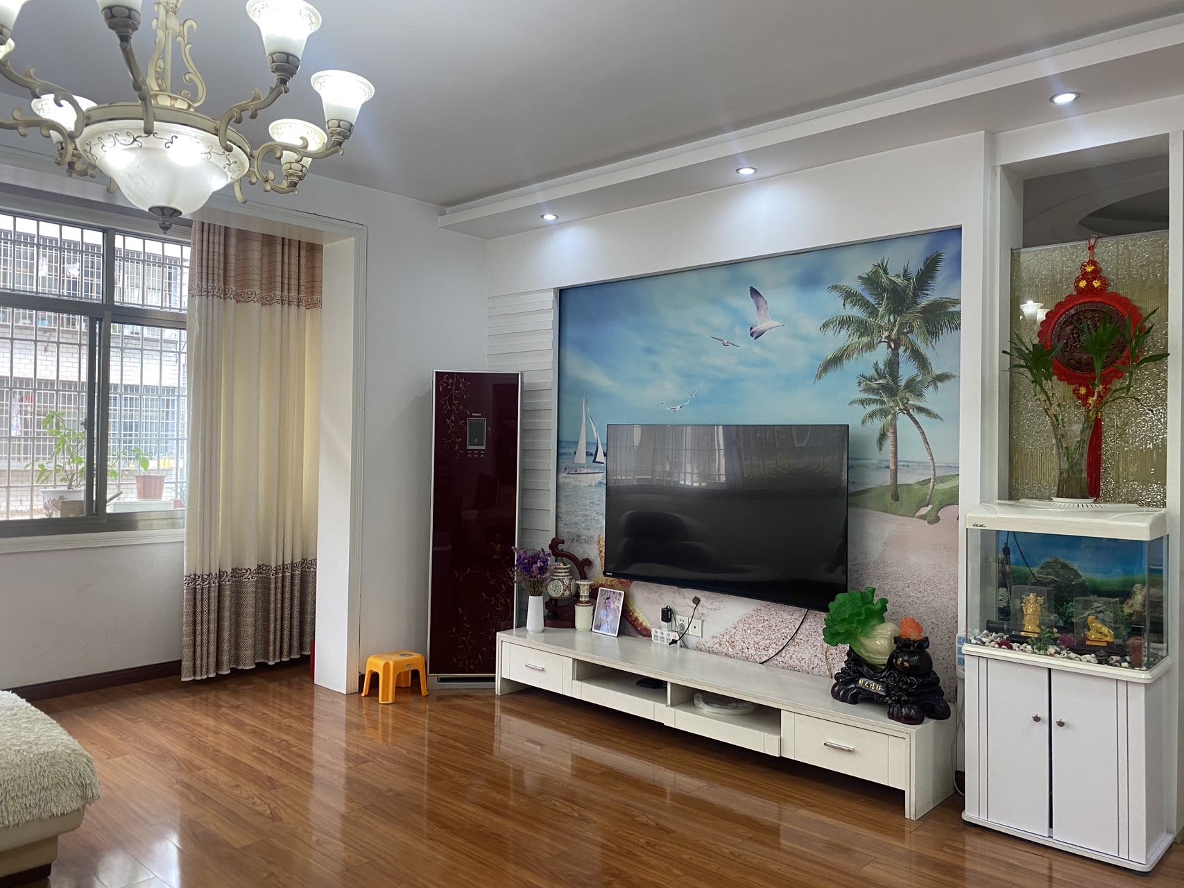 国税局家属院  3室1厅2卫    79.8万客厅