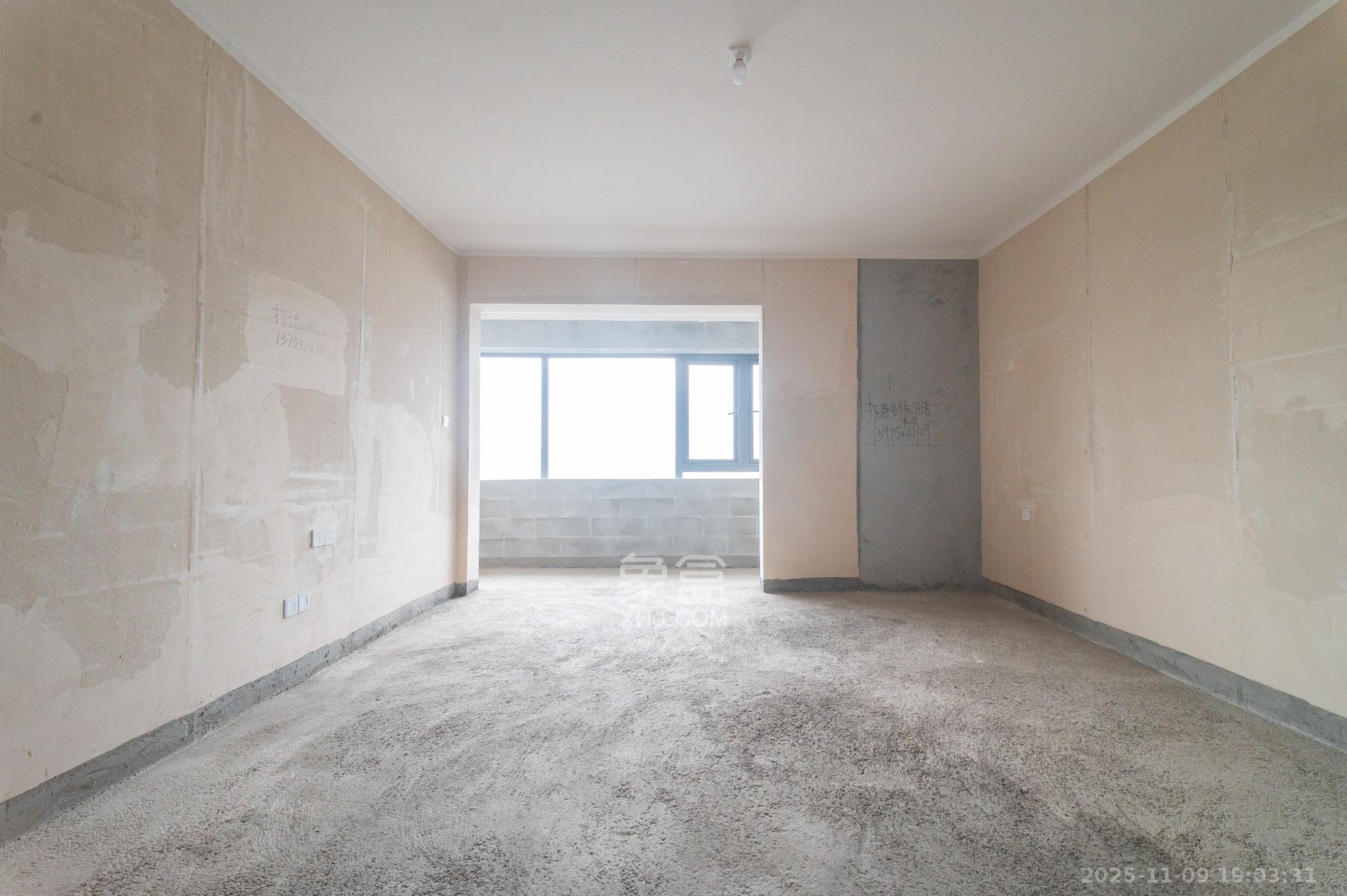 绿城美的明月江南  4室2厅2卫    126.0万