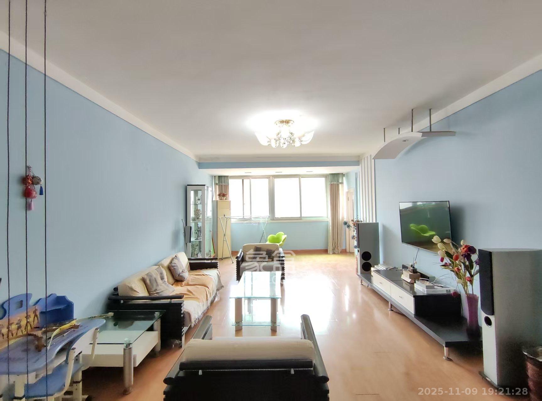 财信宿舍 2室2厅1卫 1600.0元/月 财信宿舍 2室2厅1卫 1600.0元/月室内图