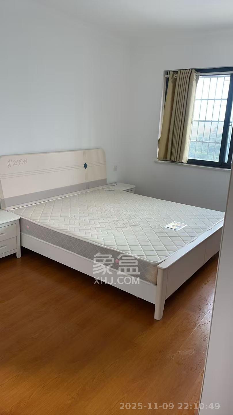 华龙家园(和泰家园) 3室2厅2卫 2000.0元/月 华龙家园(和泰家园) 3室2厅2卫 2000.0元/月室内图