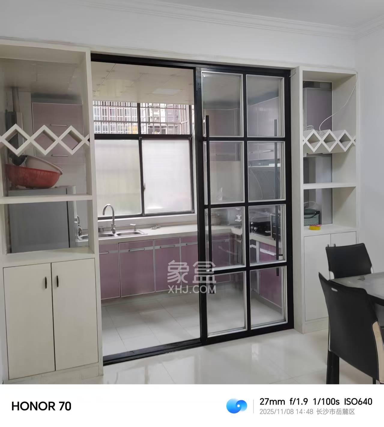 黄鹤小区3片  3室2厅1卫    2100.0元/月室内图