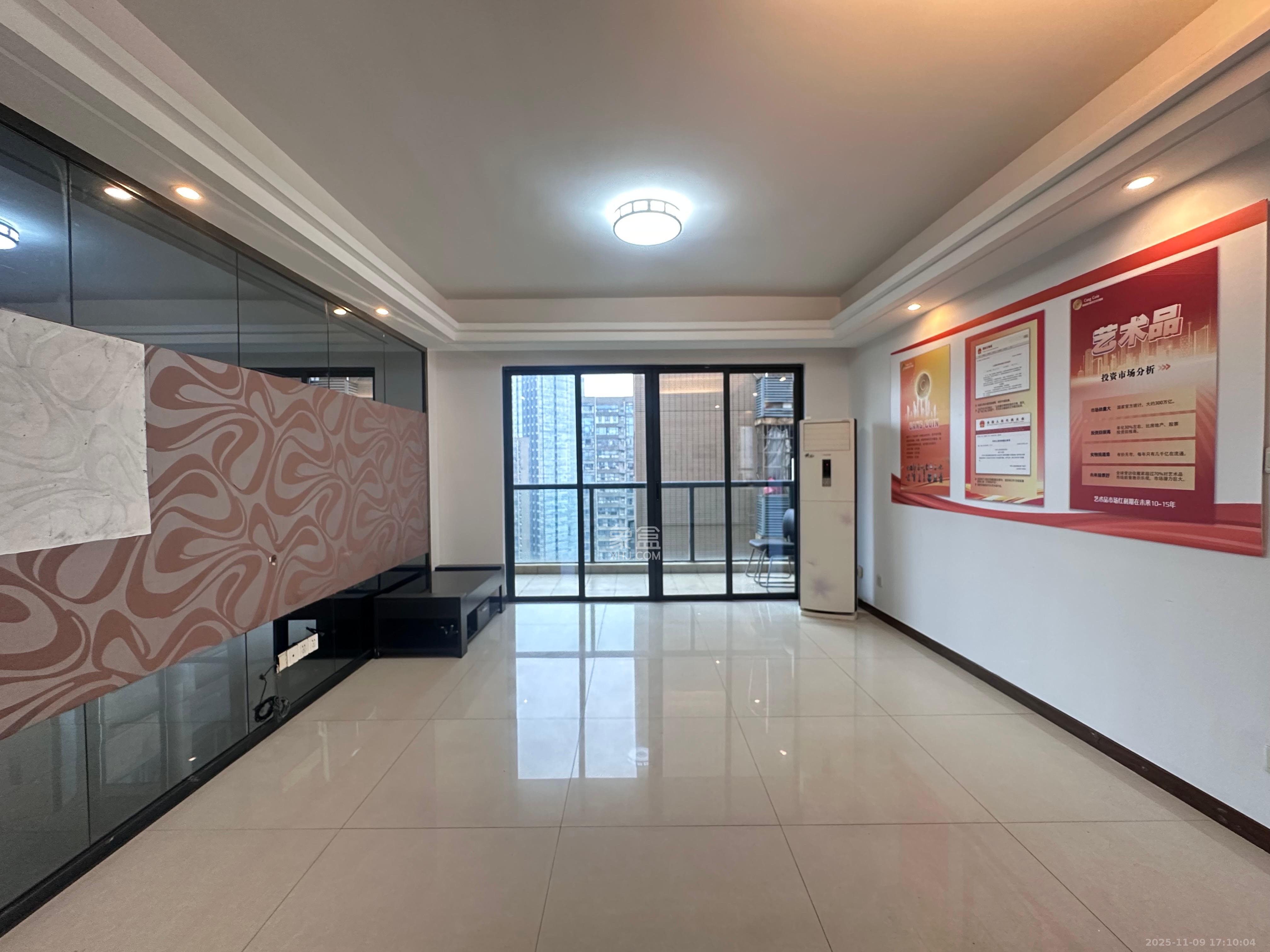 藏珑湖上国际花园  4室2厅2卫    3200.0元/月