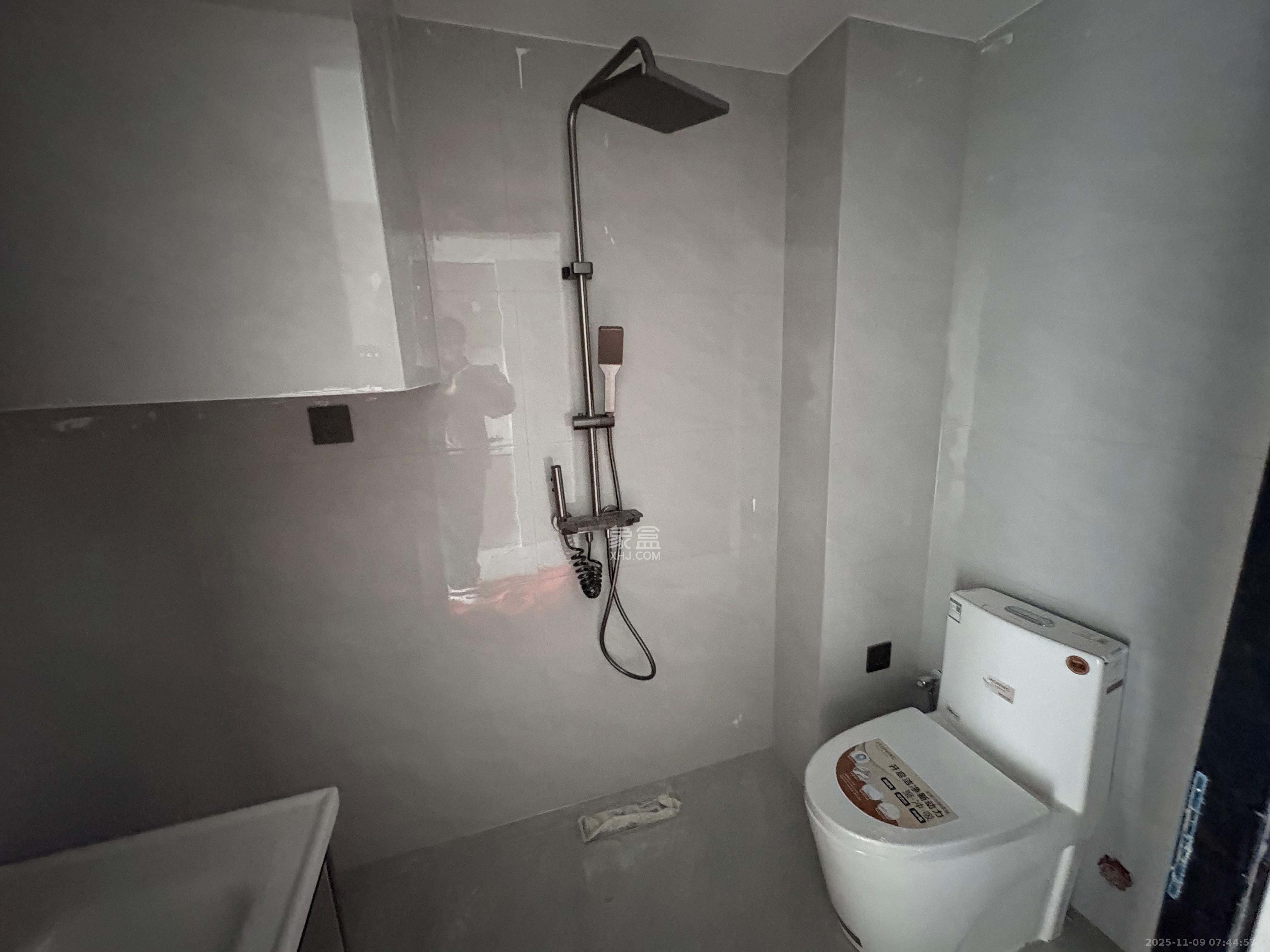 力高凤凰新天  1室1厅1卫    2300.0元/月室内图