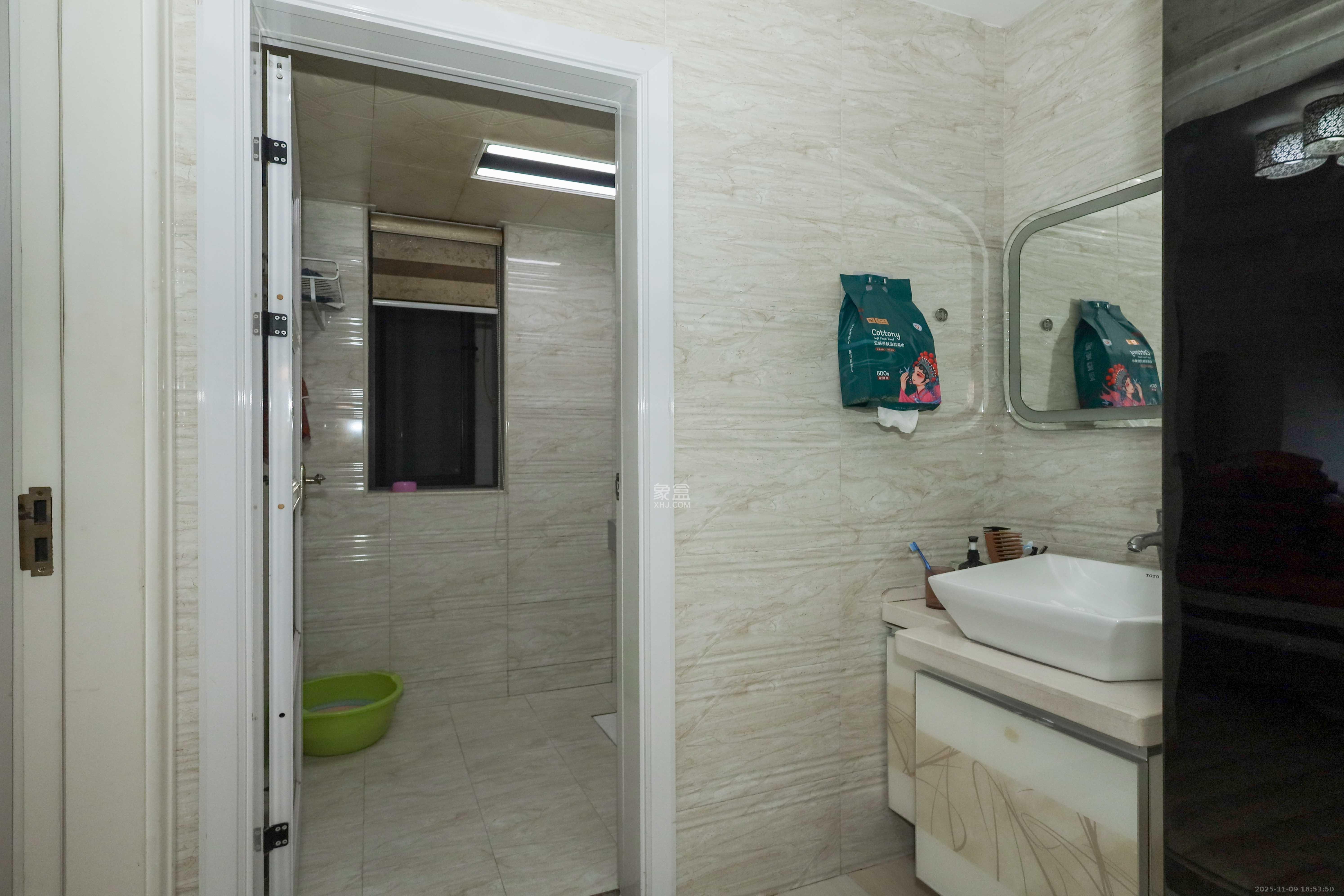 保利麓谷林语F区 3室2厅1卫 95.0万 保利麓谷林语F区 3室2厅1卫 95.0万卫生间