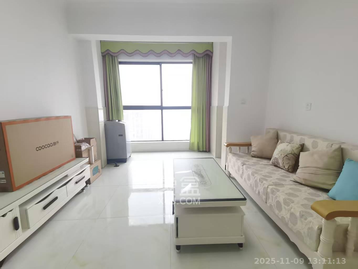 绿地海外滩一期  3室2厅1卫    1700.0元/月