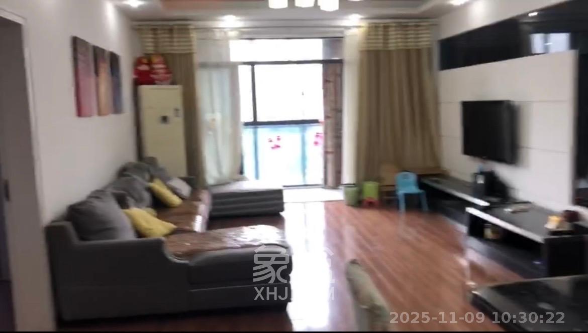 星城映象  3室1厅2卫    2500.0元/月