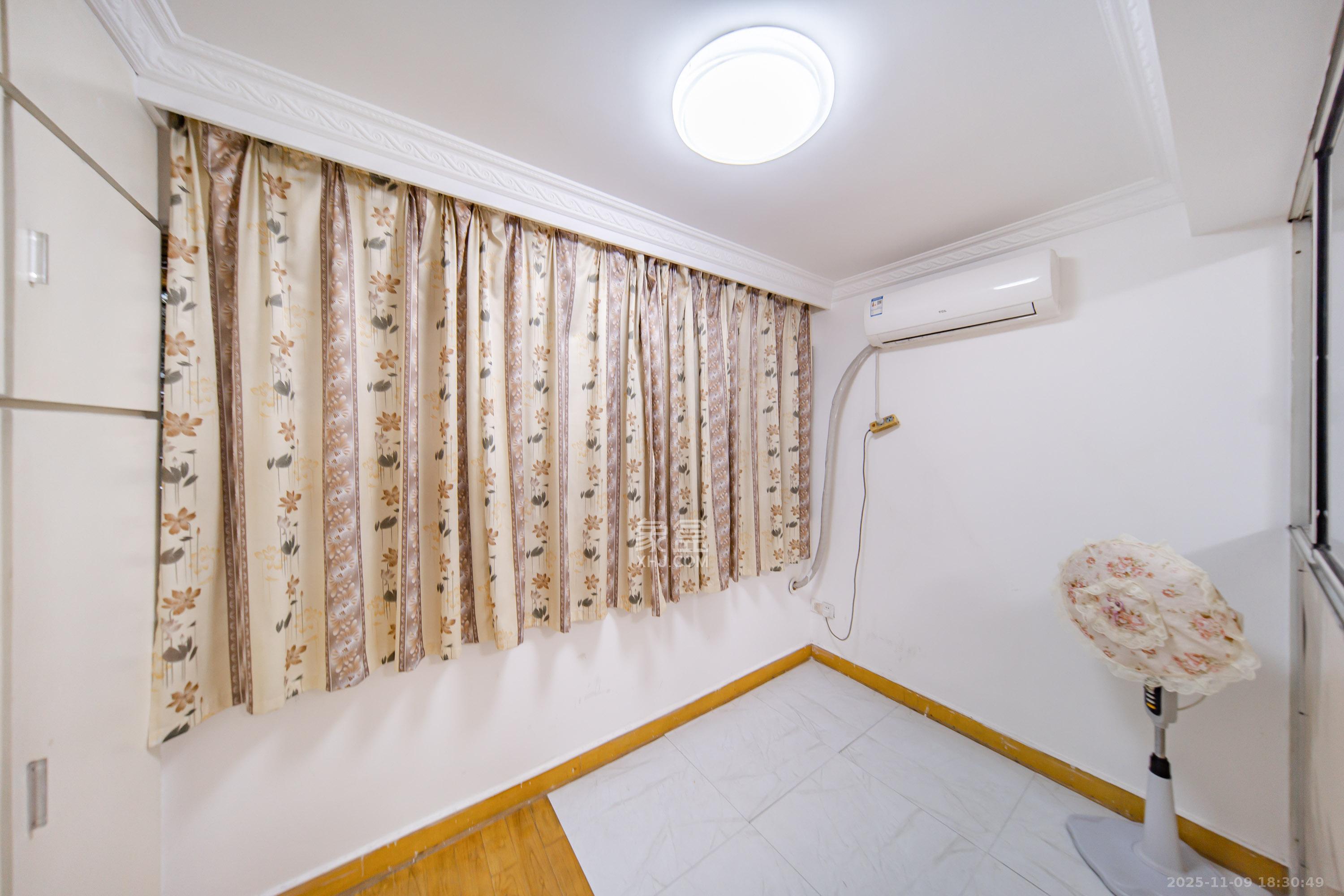 长沙师范教职工宿舍  2室1厅1卫    62.0万阳台