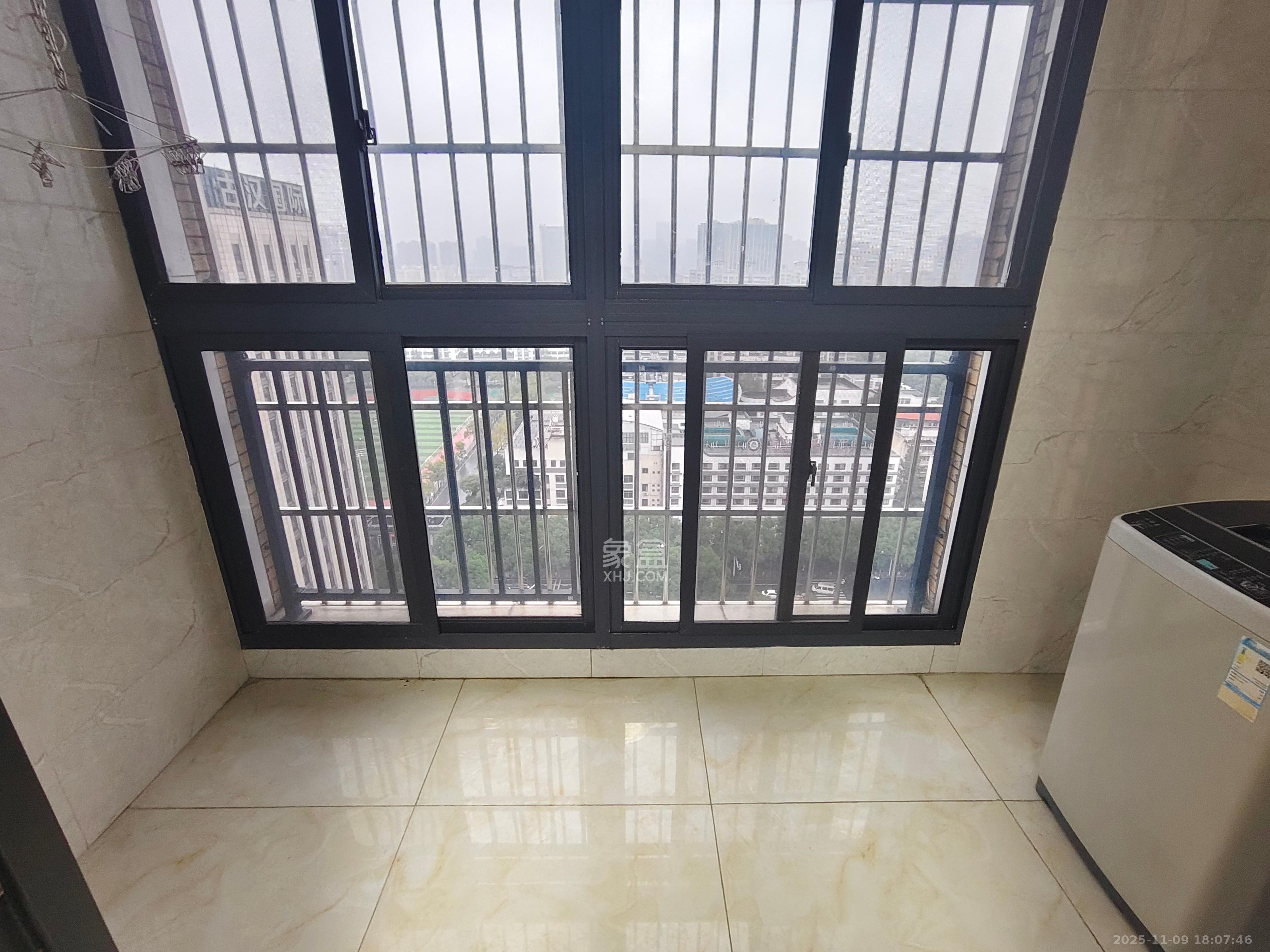 古汉国际广场  3室2厅1卫    2500.0元/月室内图