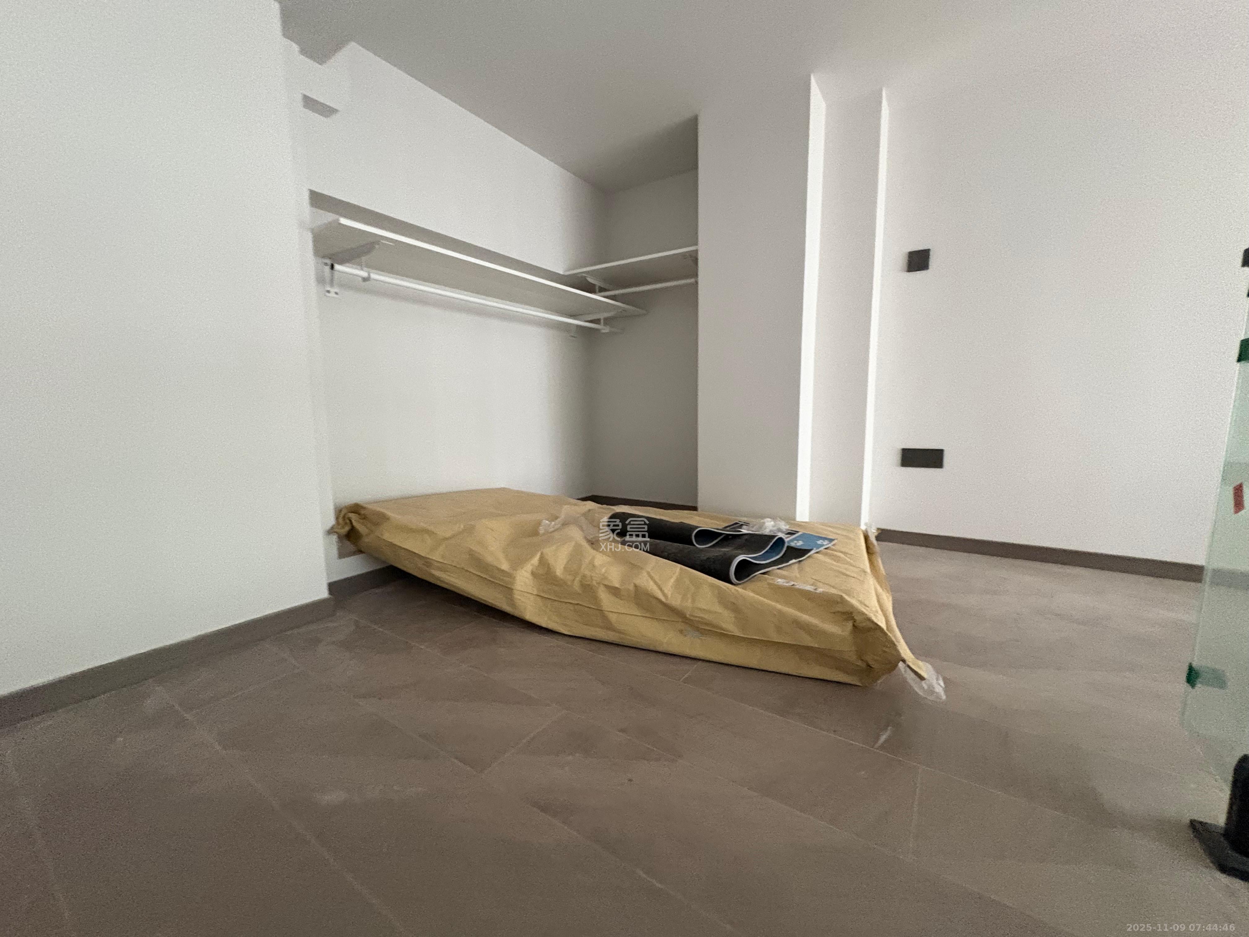 力高凤凰新天 1室1厅1卫 2300.0元/月 力高凤凰新天 1室1厅1卫 2300.0元/月室内图