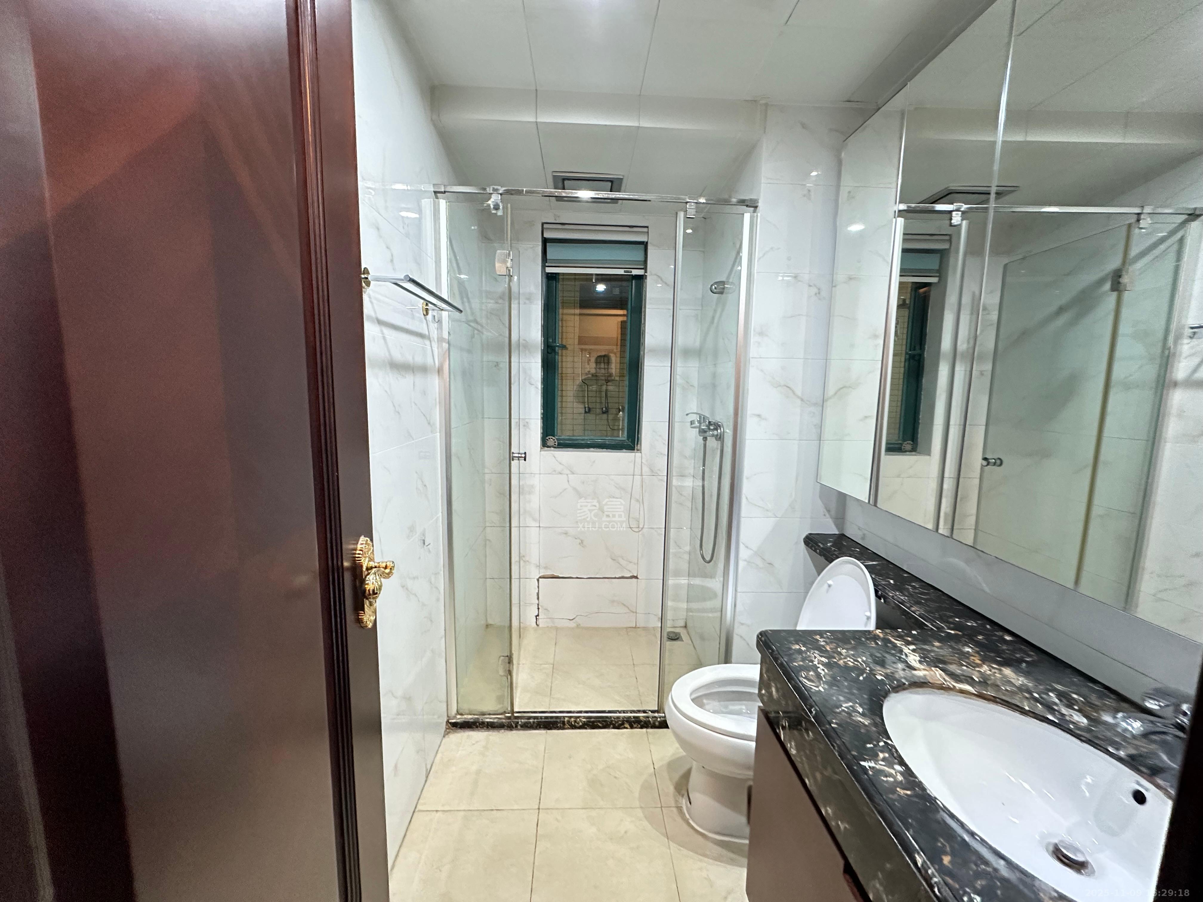 恒大雅苑  3室2厅2卫    2800.0元/月室内图