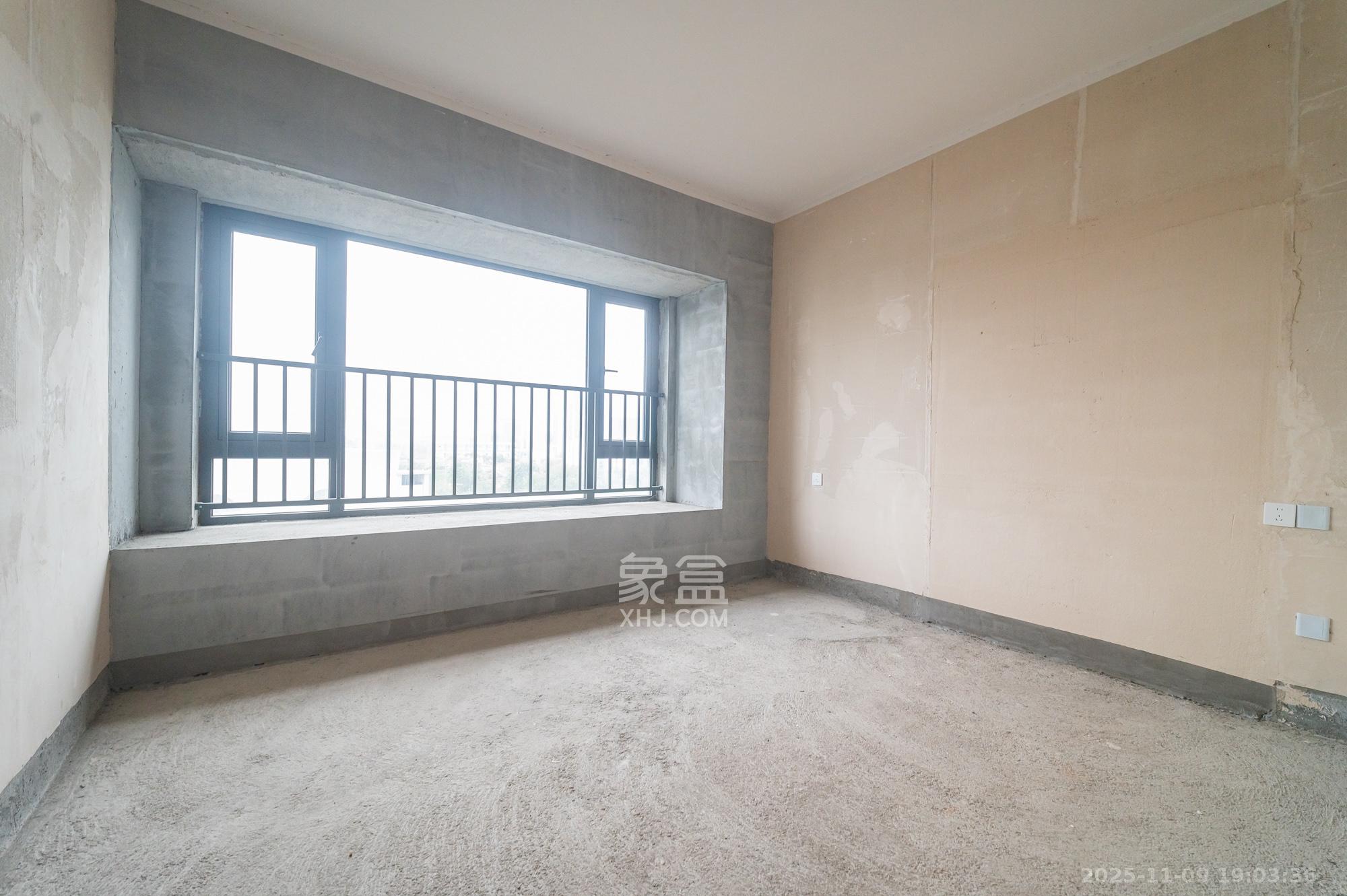 绿城美的明月江南 4室2厅2卫 126.0万 绿城美的明月江南 4室2厅2卫 126.0万其他