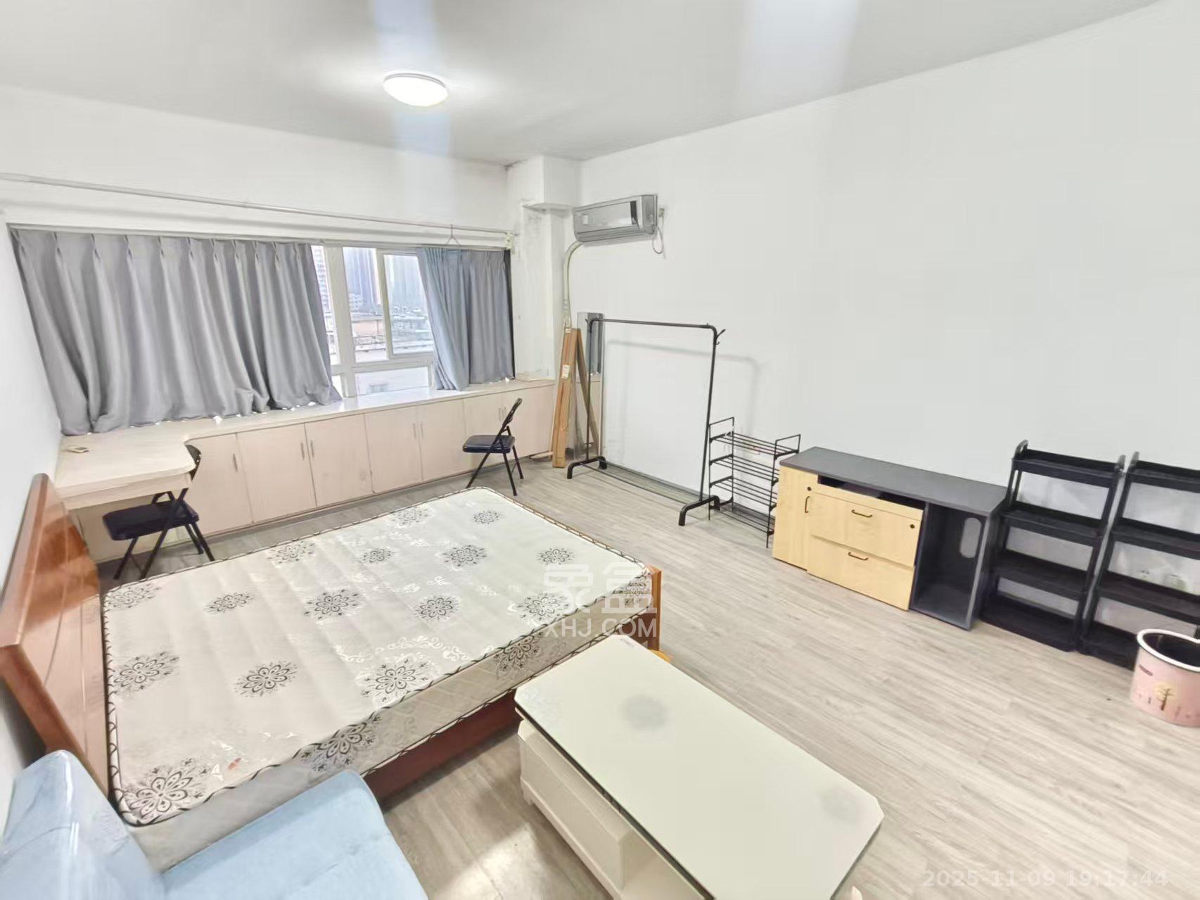 伍家岭生活广场  1室1厅1卫    1200.0元/月室内图