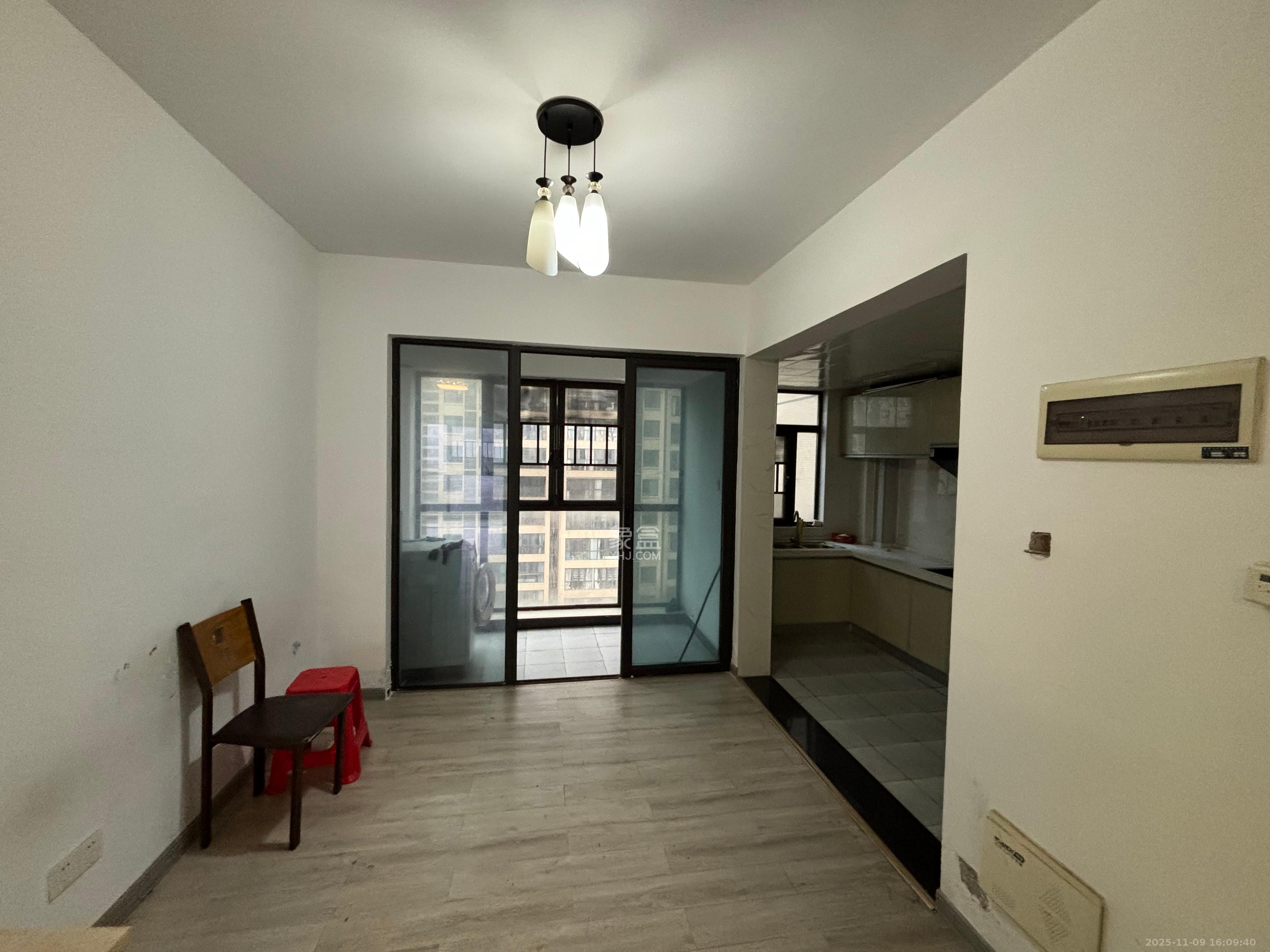 星雅美辰  3室2厅2卫    2400.0元/月室内图