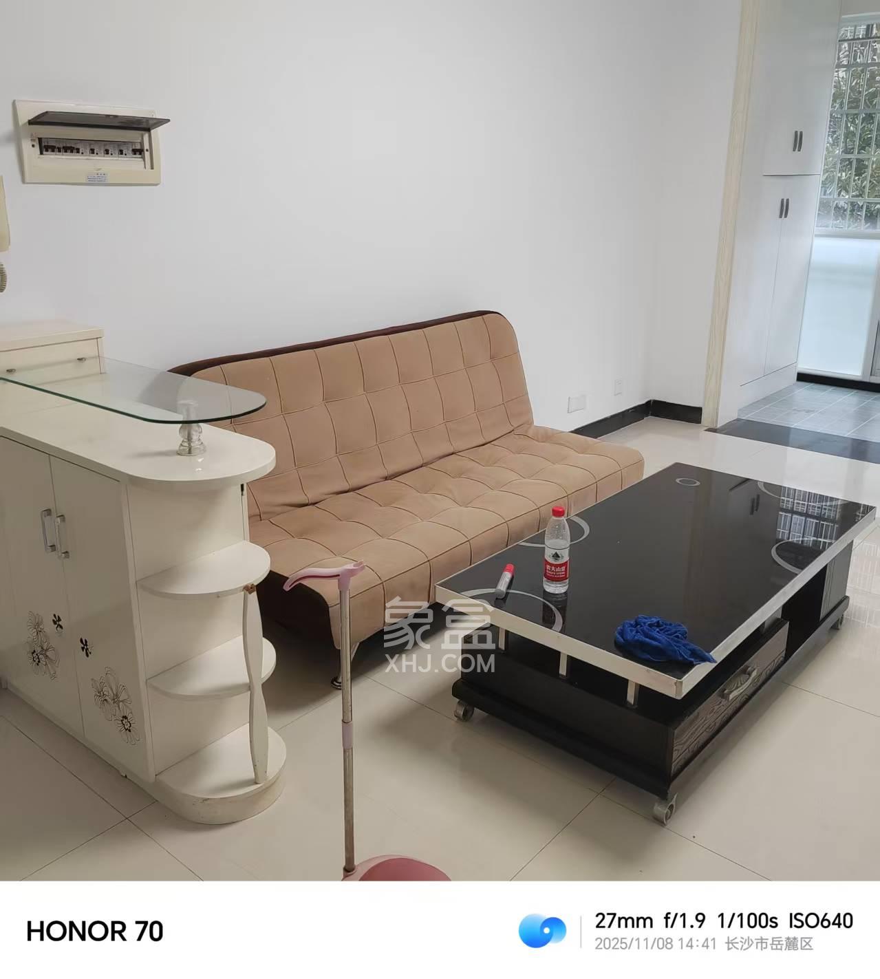 黄鹤小区3片  3室2厅1卫    2100.0元/月室内图