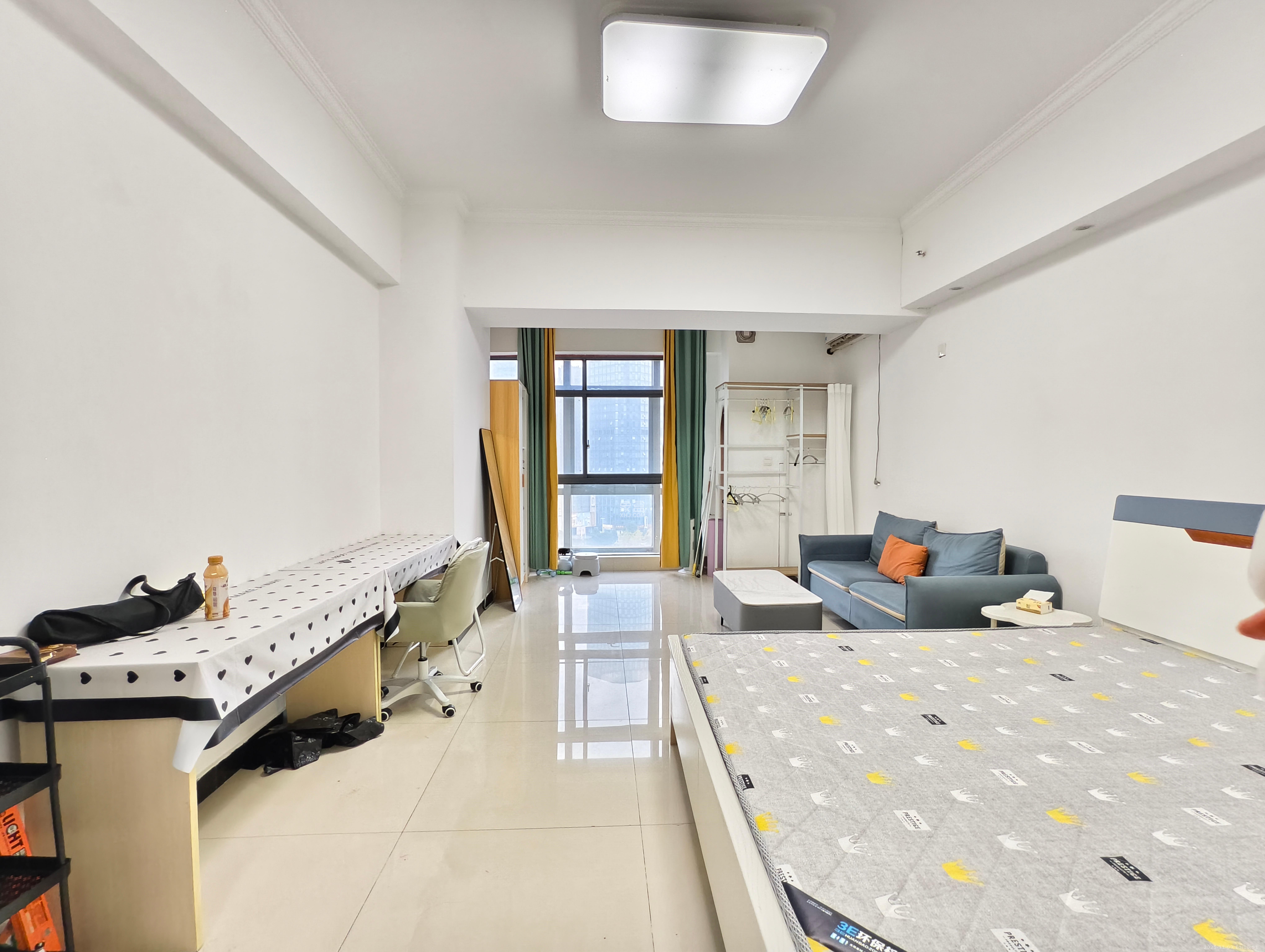 奥克斯广场  1室1厅1卫    1600.0元/月室内图