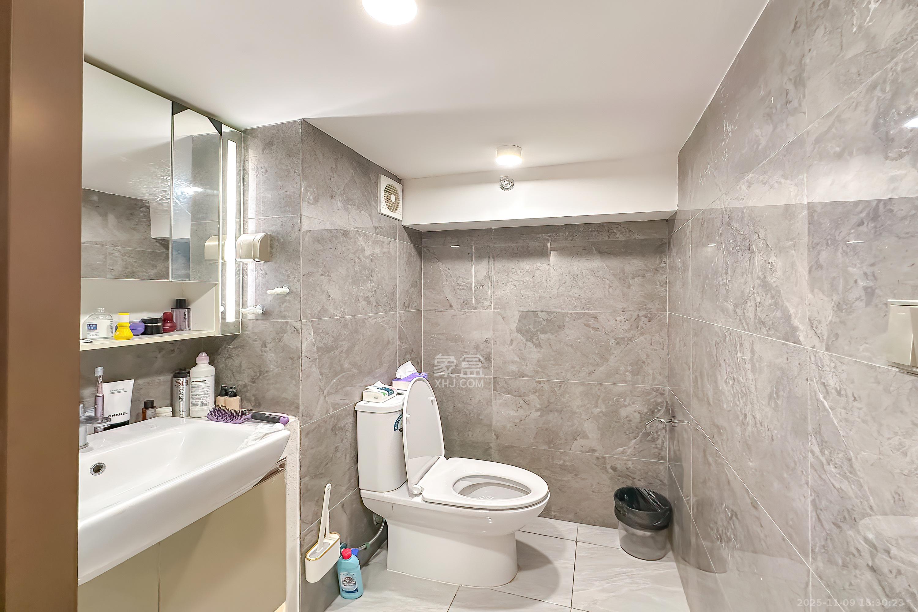 华远华时代 3室2厅2卫 88.8万 华远华时代 3室2厅2卫 88.8万卫生间