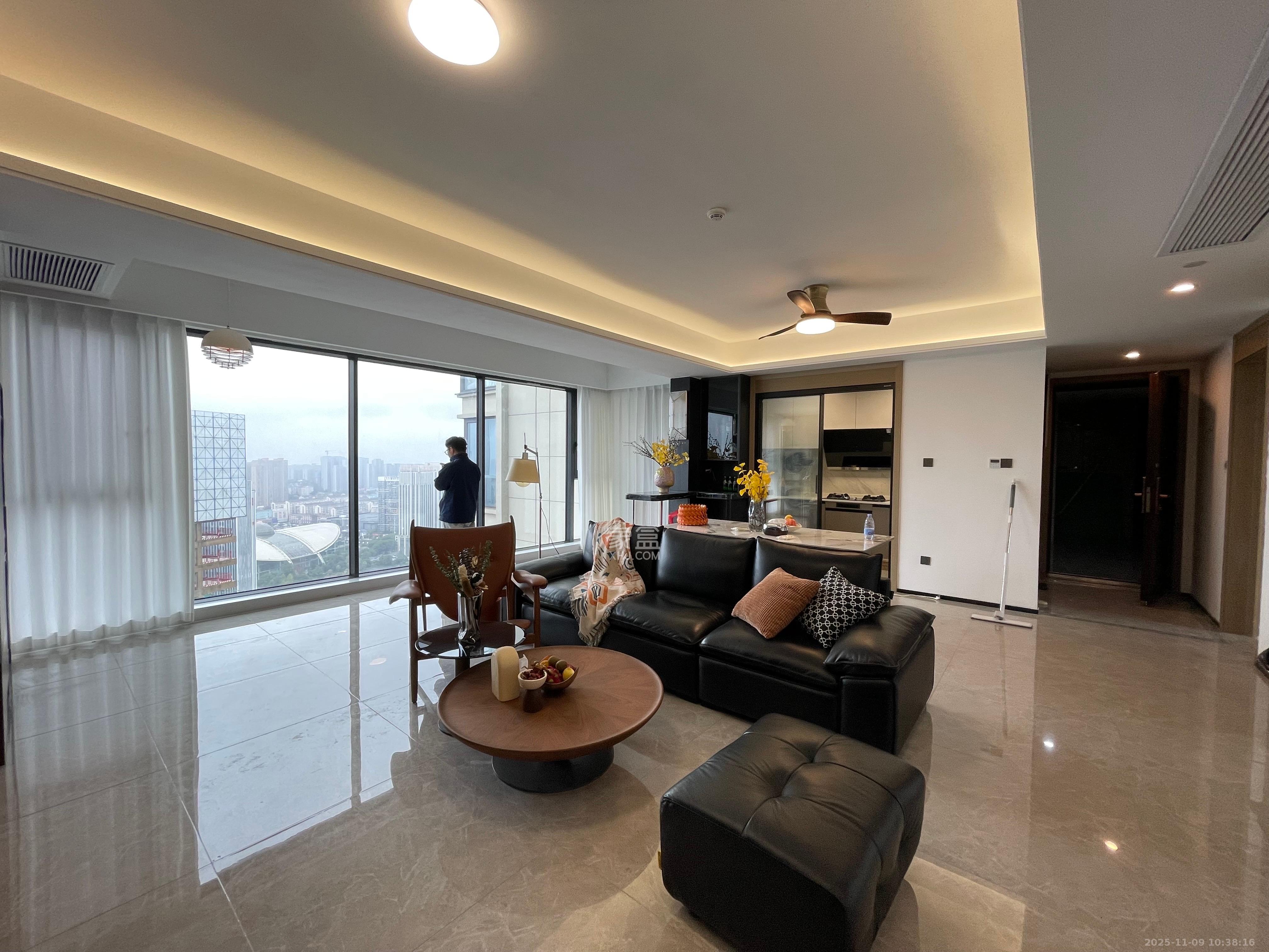 长房星城天地  3室2厅2卫    7000.0元/月室内图