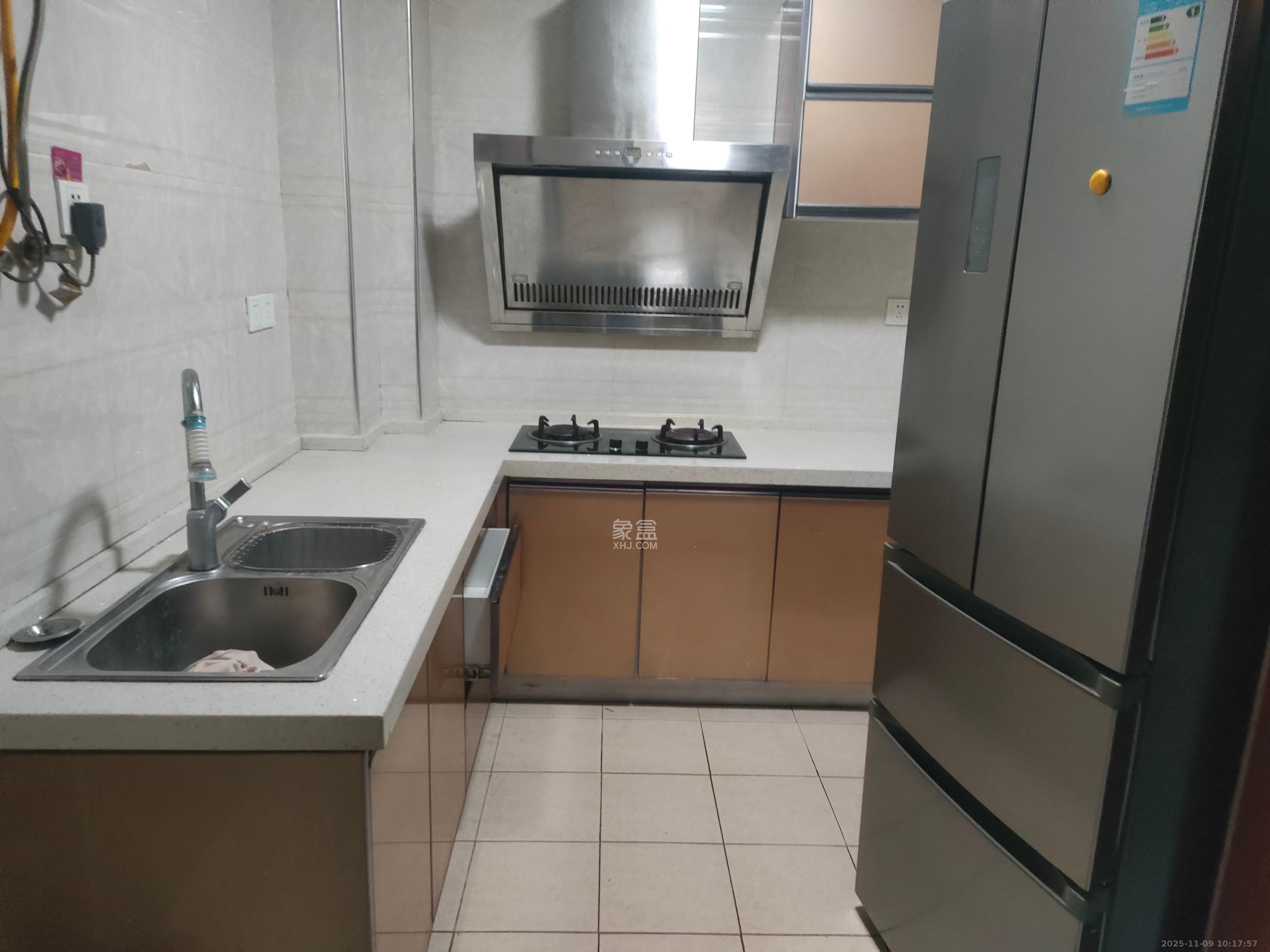 融圣国际  2室2厅1卫    2800.0元/月室内图