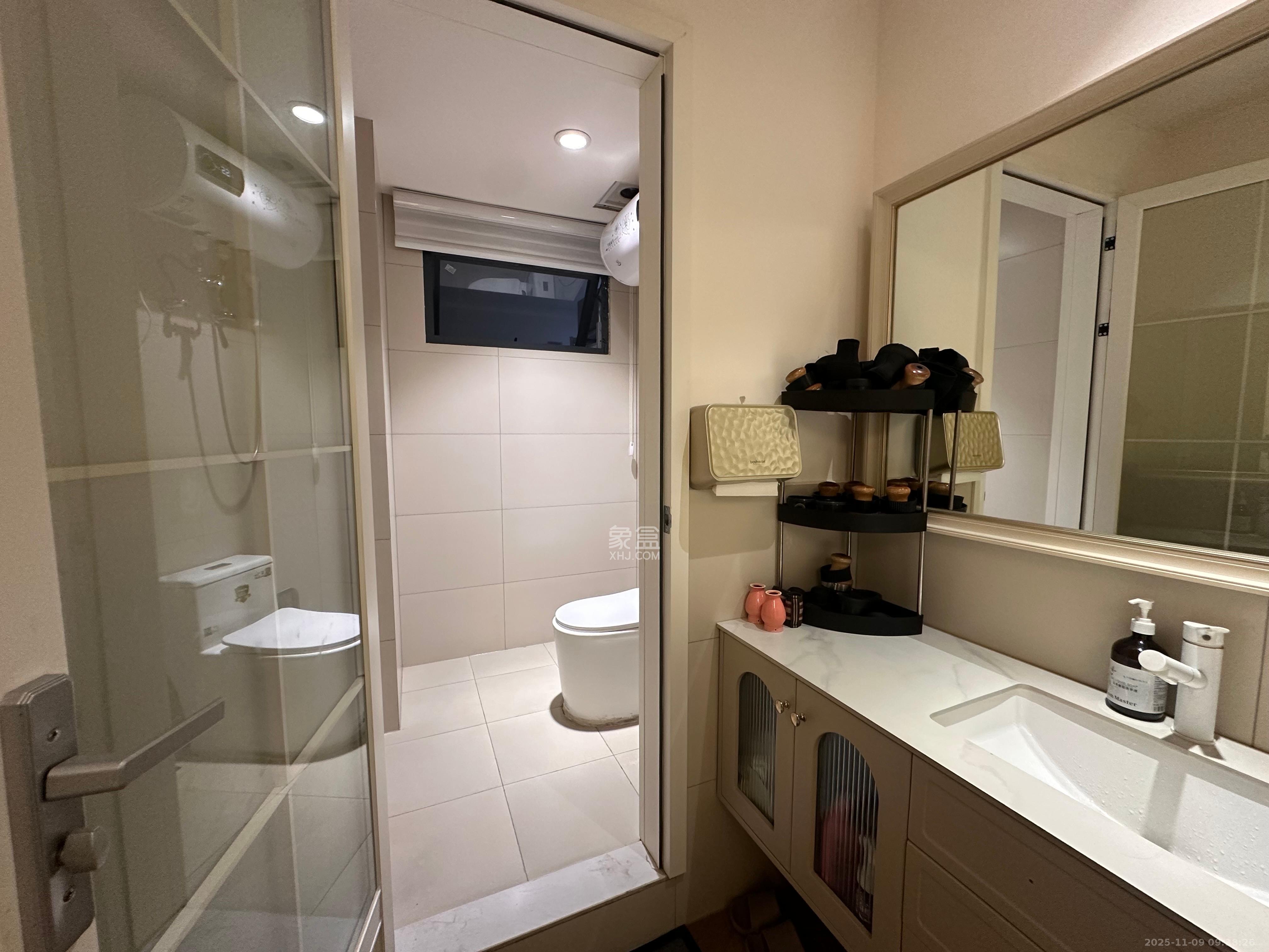 第六都（陆都小区）  1室1厅1卫    8500.0元/月室内图