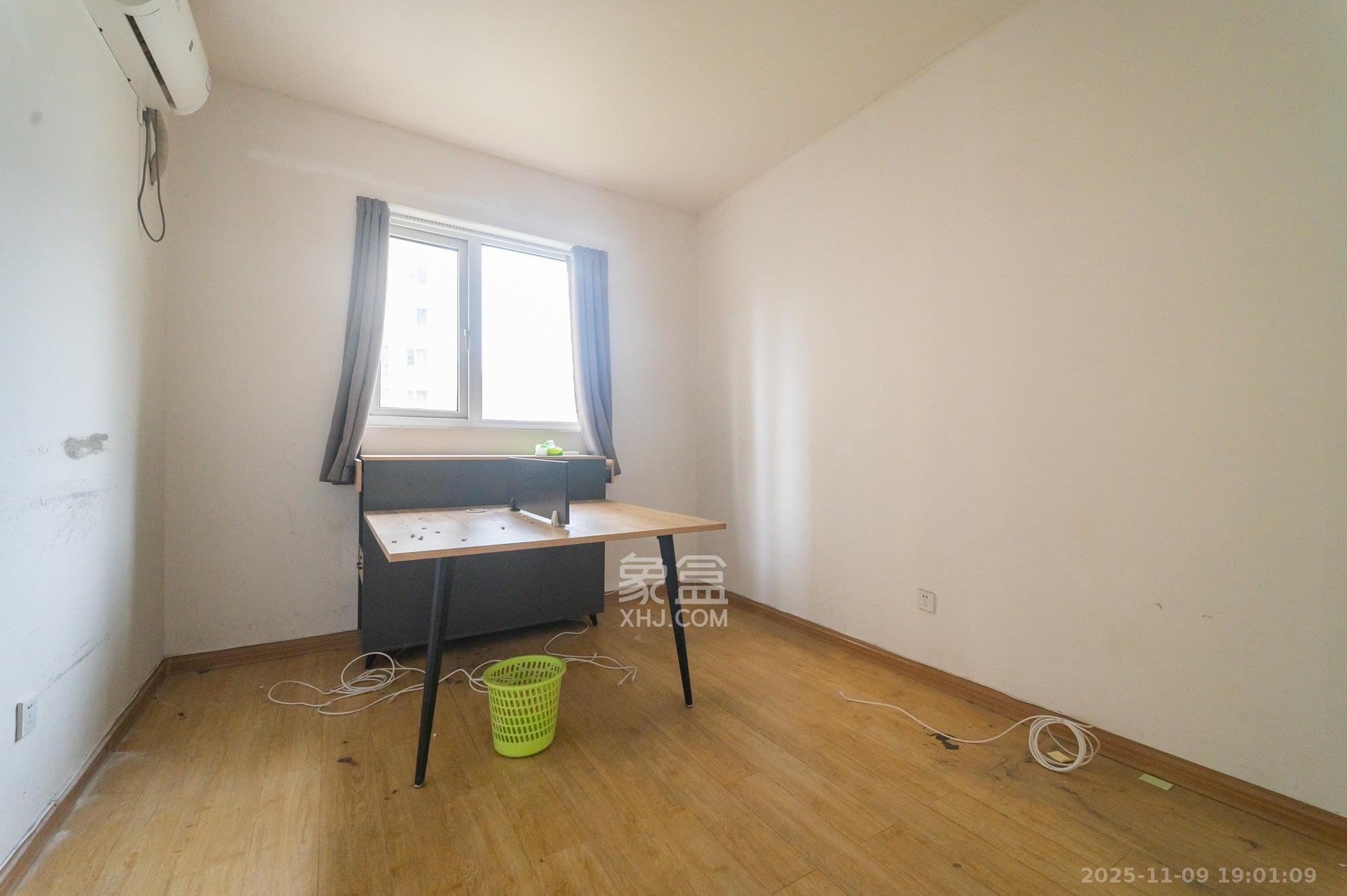 MOMA当代广场 4室2厅2卫 75.8万 MOMA当代广场 4室2厅2卫 75.8万卧室