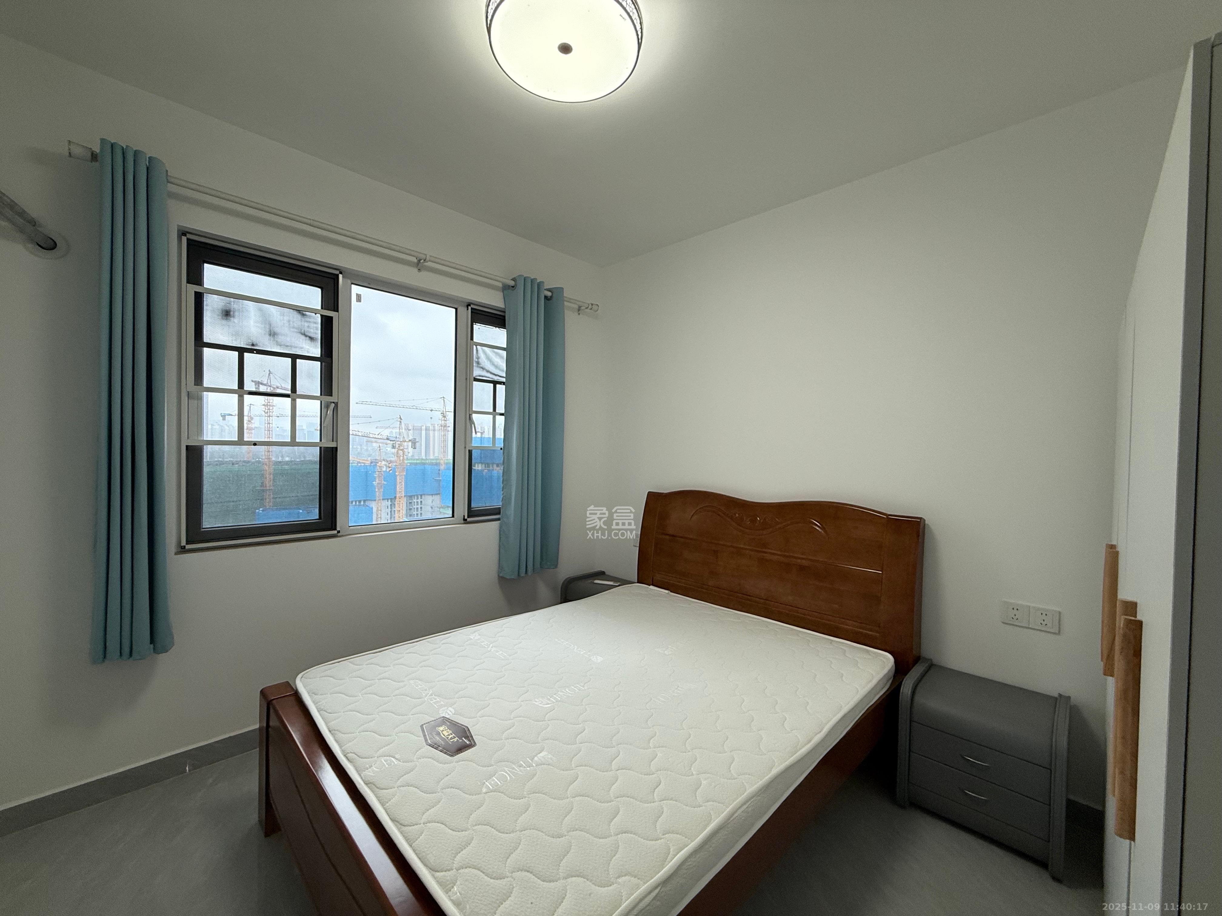 河畔华府  2室2厅1卫    2100.0元/月室内图