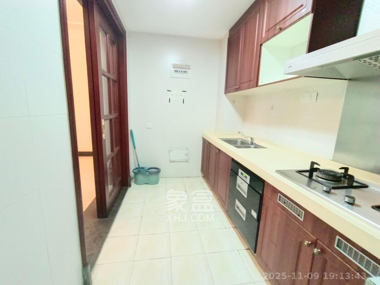 恒大城  2室2厅1卫    2100.0元/月室内图