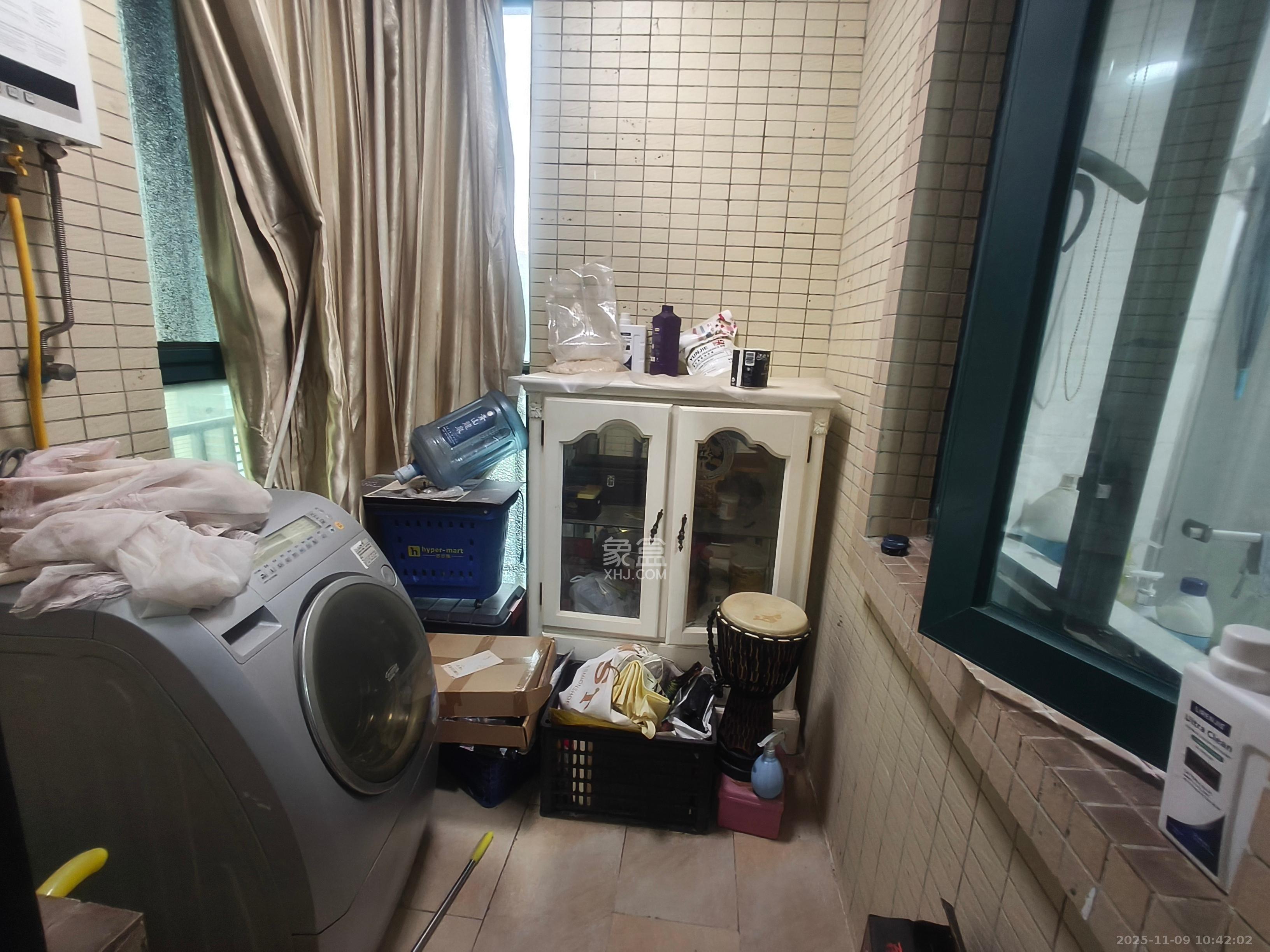 恒大城 3室2厅2卫 2400.0元/月 恒大城 3室2厅2卫 2400.0元/月室内图