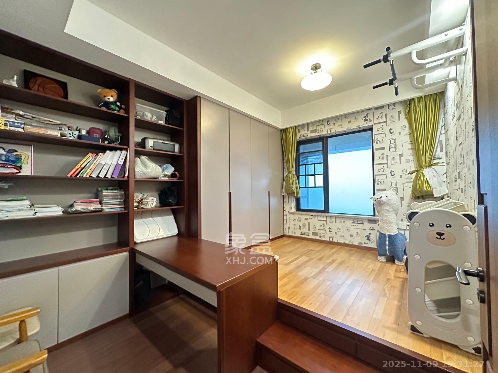 达美溪湖湾 4室2厅3卫 13000.0元/月 达美溪湖湾 4室2厅3卫 13000.0元/月室内图