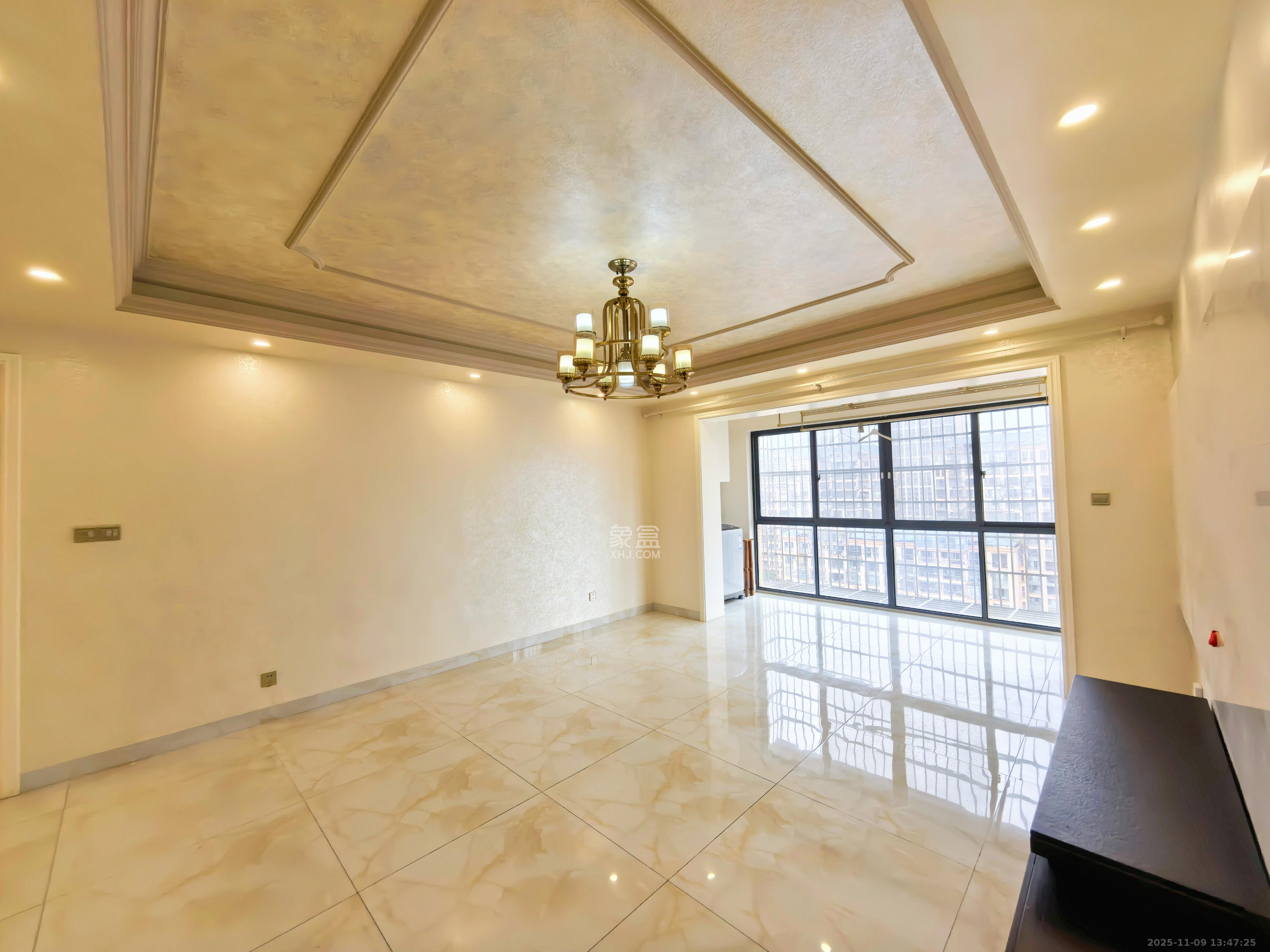 中城丽景香山园  3室2厅2卫    3500.0元/月室内图