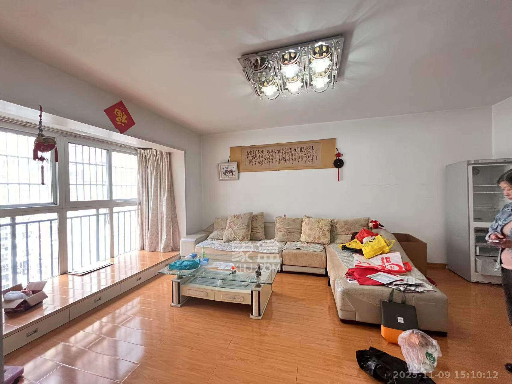 星典时代  3室2厅2卫    3000.0元/月