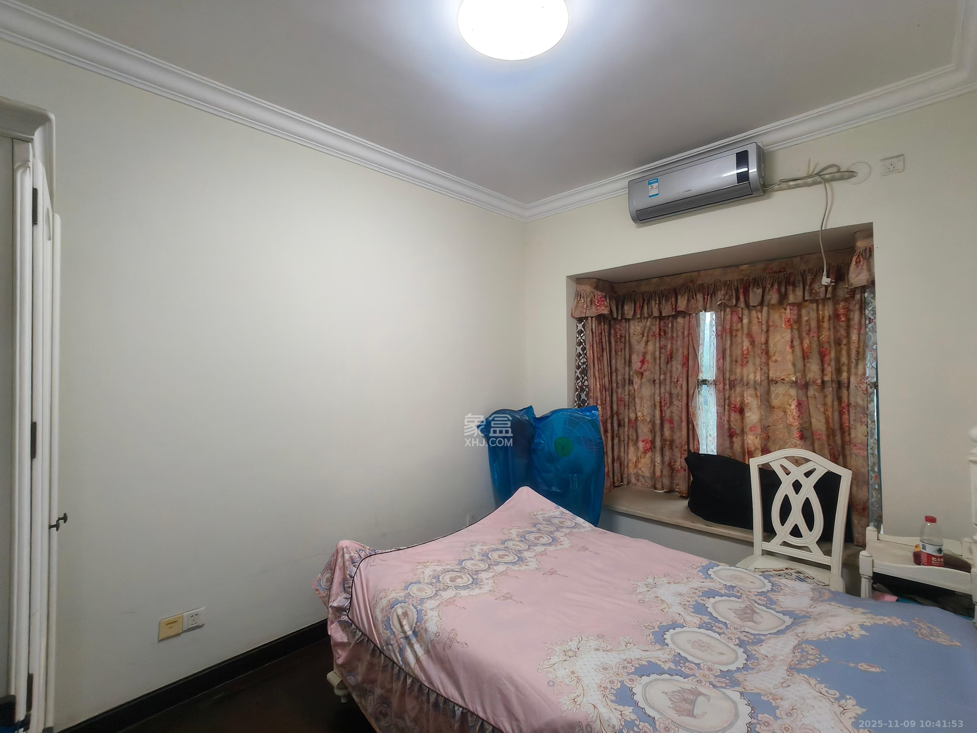 恒大城 3室2厅2卫 2400.0元/月 恒大城 3室2厅2卫 2400.0元/月室内图