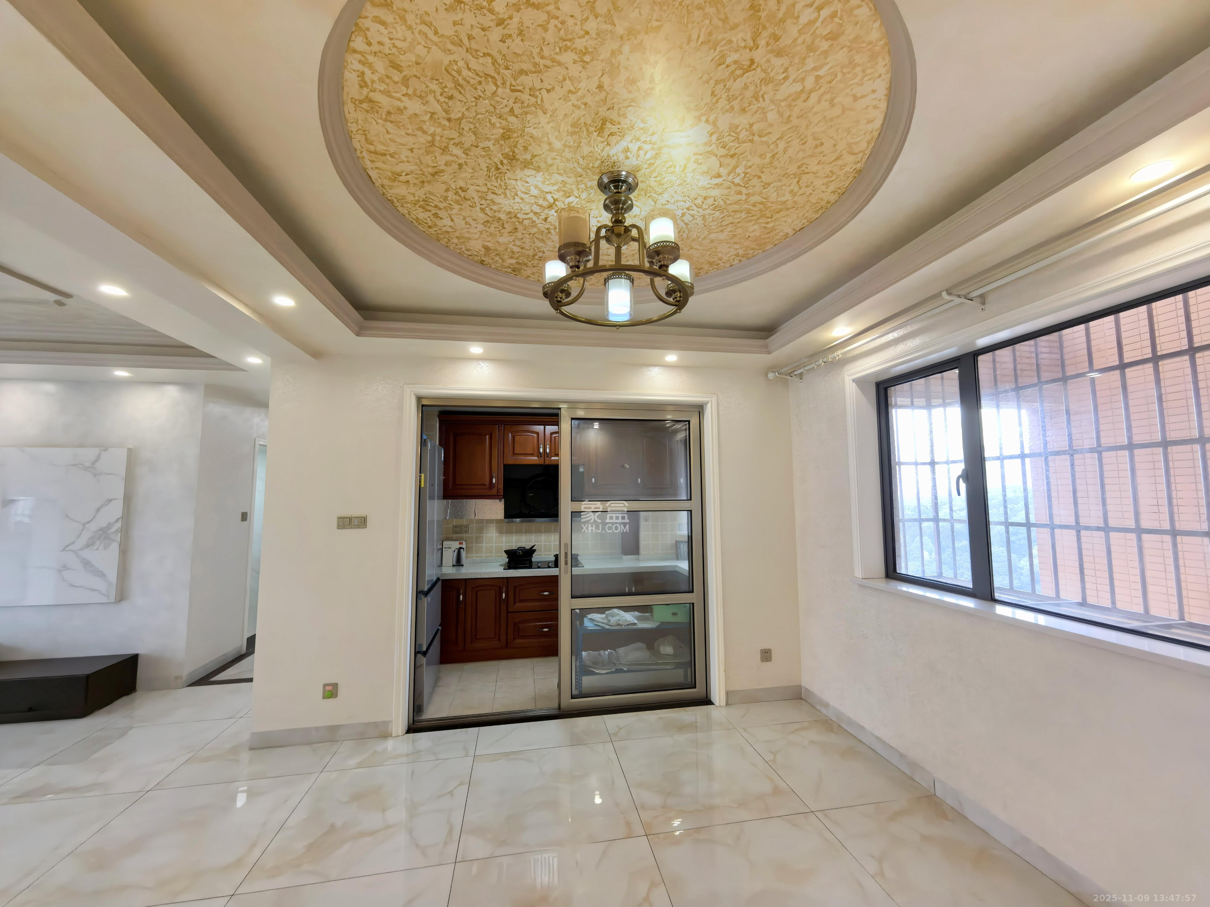 中城丽景香山园  3室2厅2卫    3500.0元/月室内图