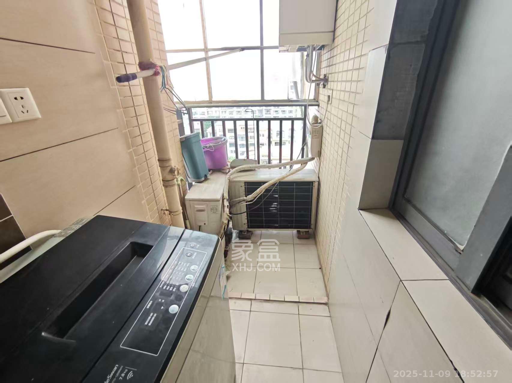 中城丽景香山园  4室2厅2卫    5200.0元/月室内图