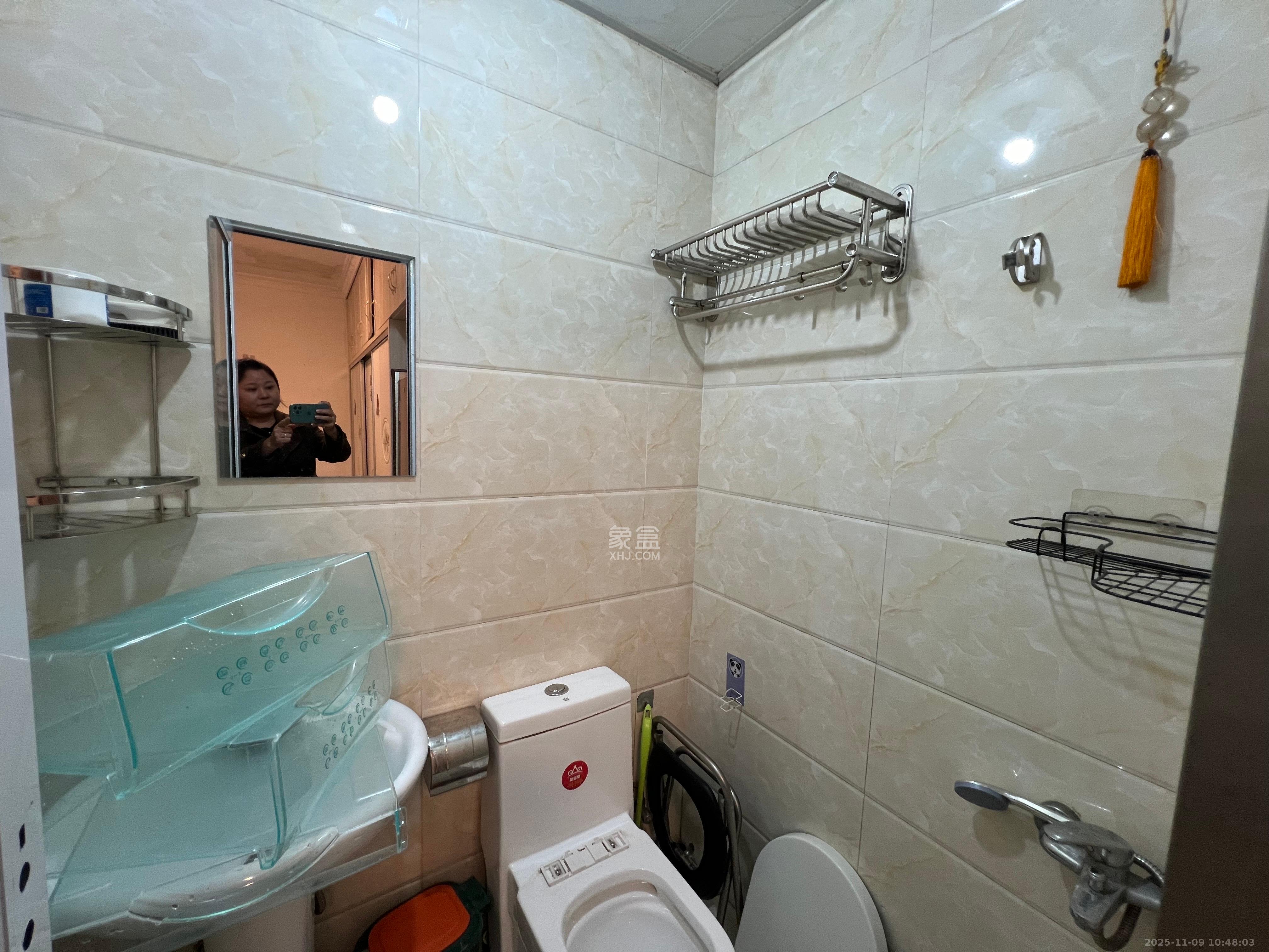 桂花路铁建宿舍  1室1厅1卫    1100.0元/月室内图