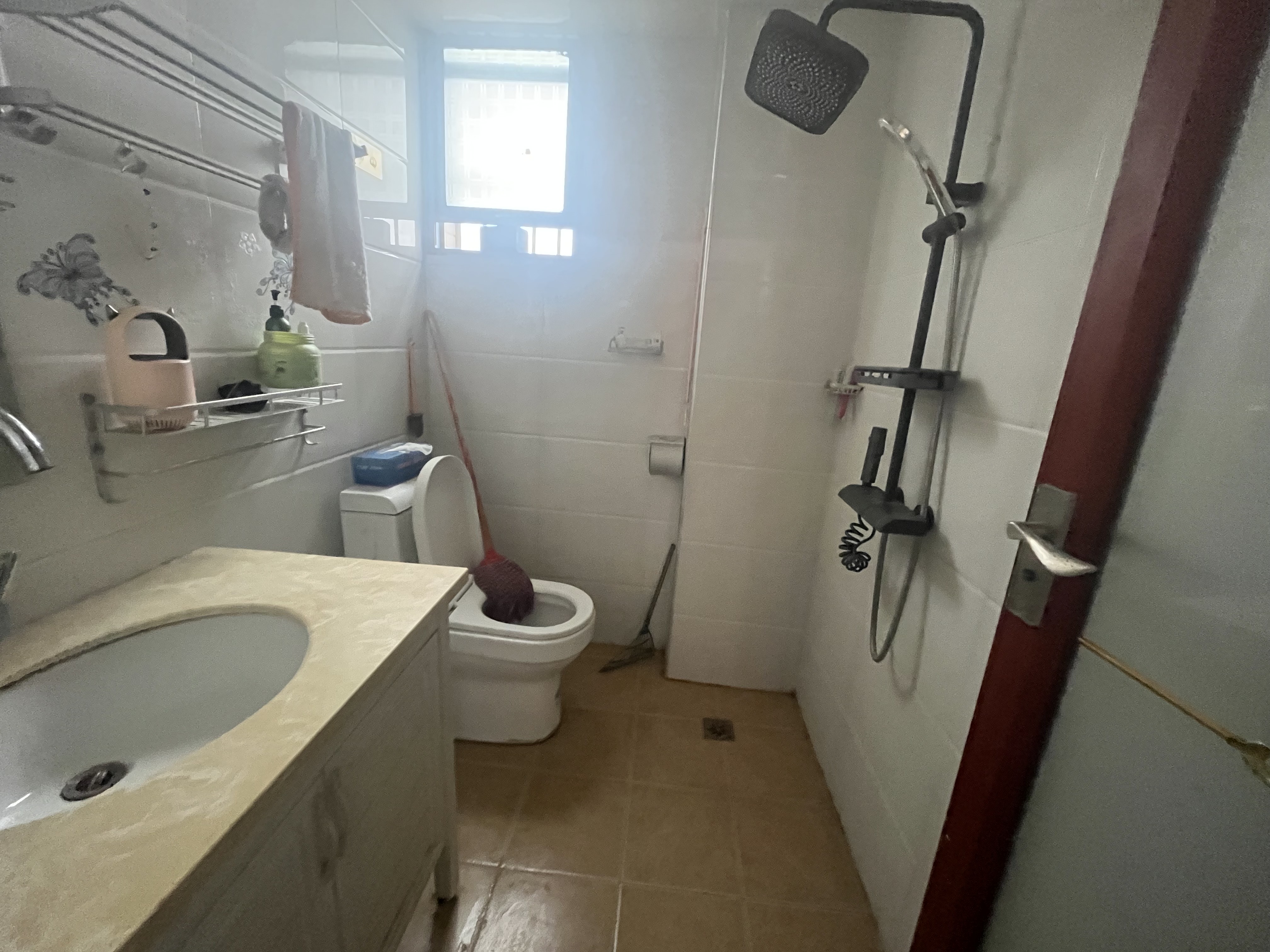 翰林苑  4室2厅3卫    93.8万客厅