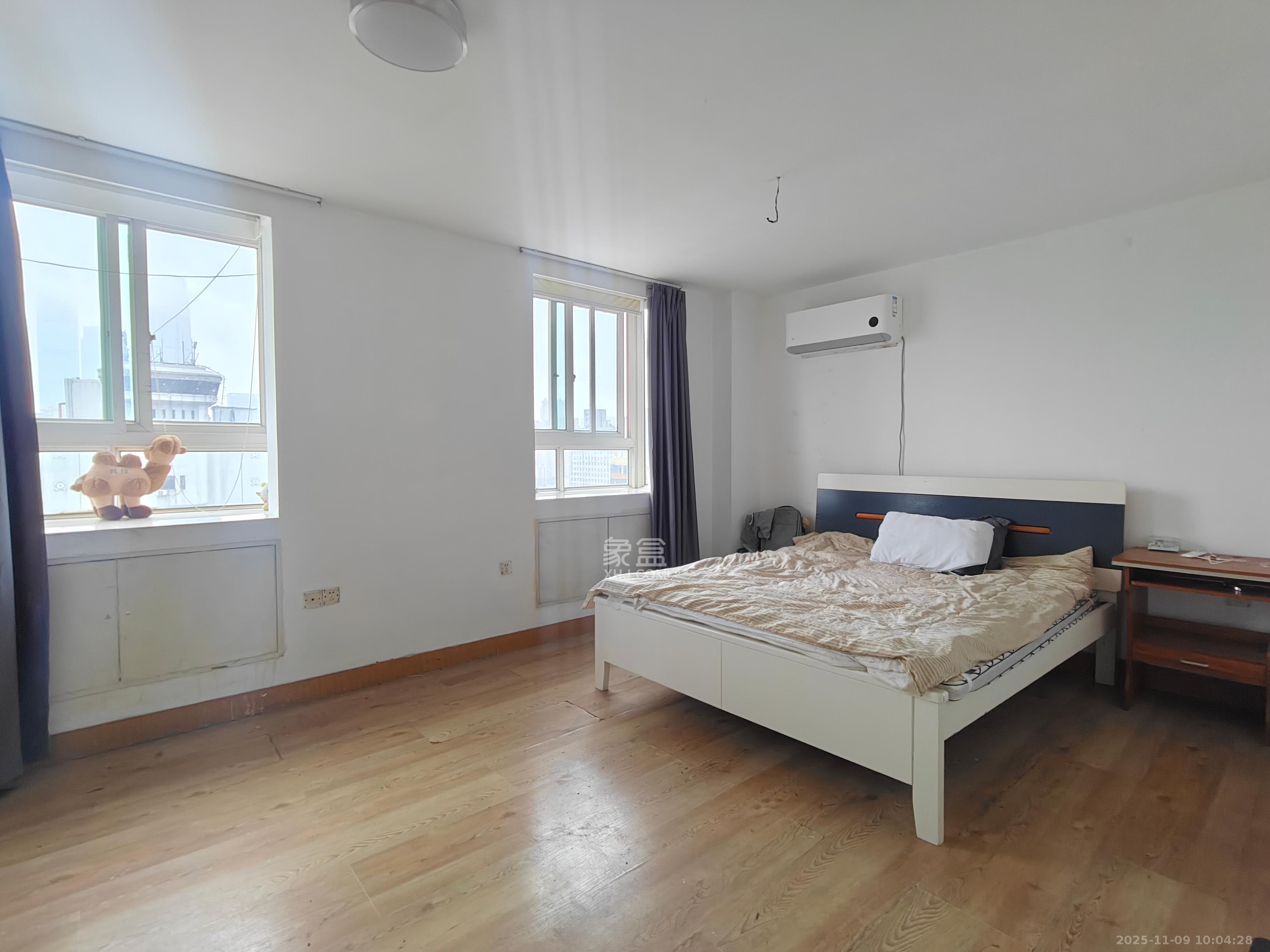 君临天厦 3室1厅1卫 2800.0元/月 君临天厦 3室1厅1卫 2800.0元/月室内图