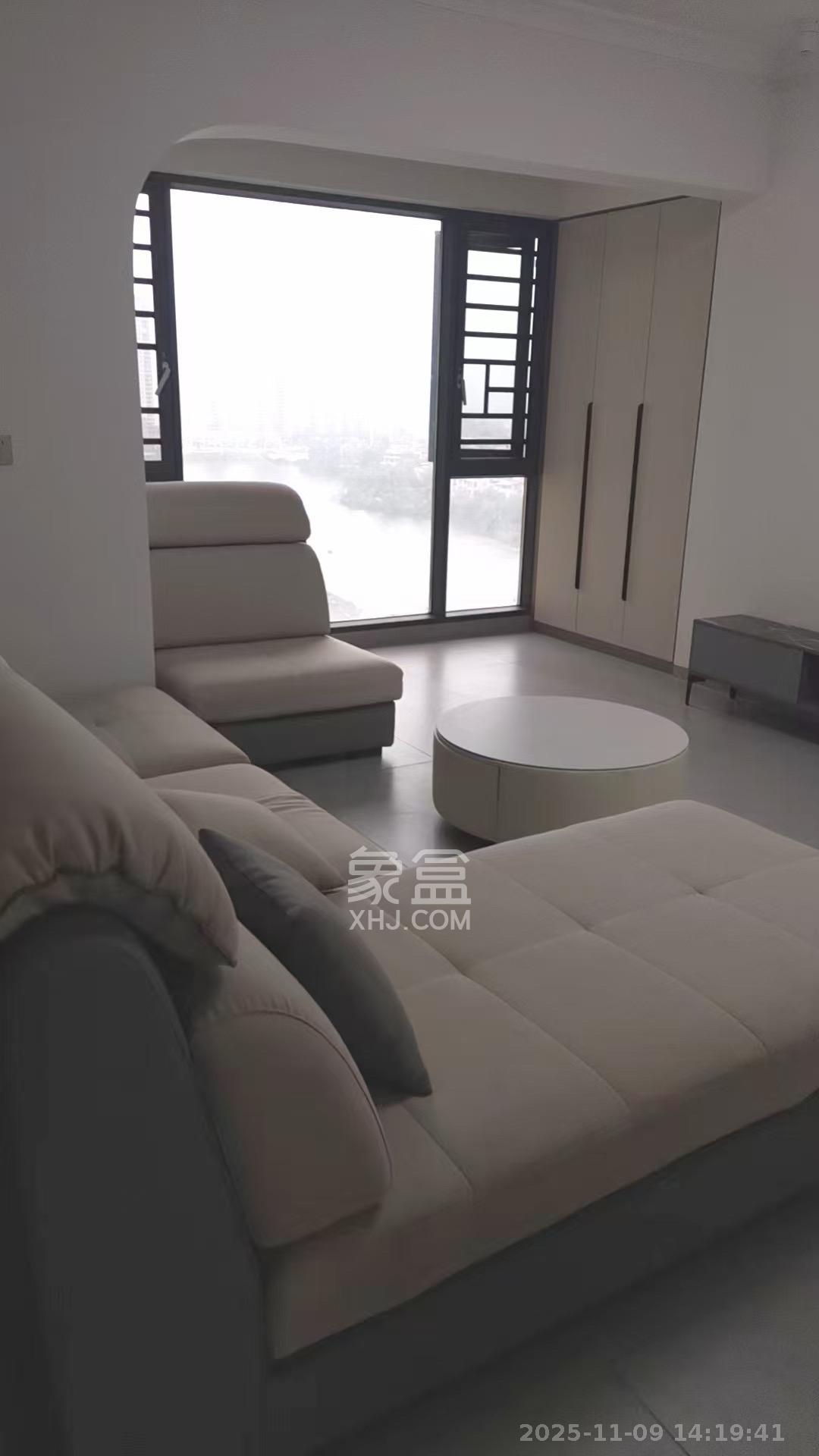 金辉优步湖畔  4室2厅2卫    2600.0元/月