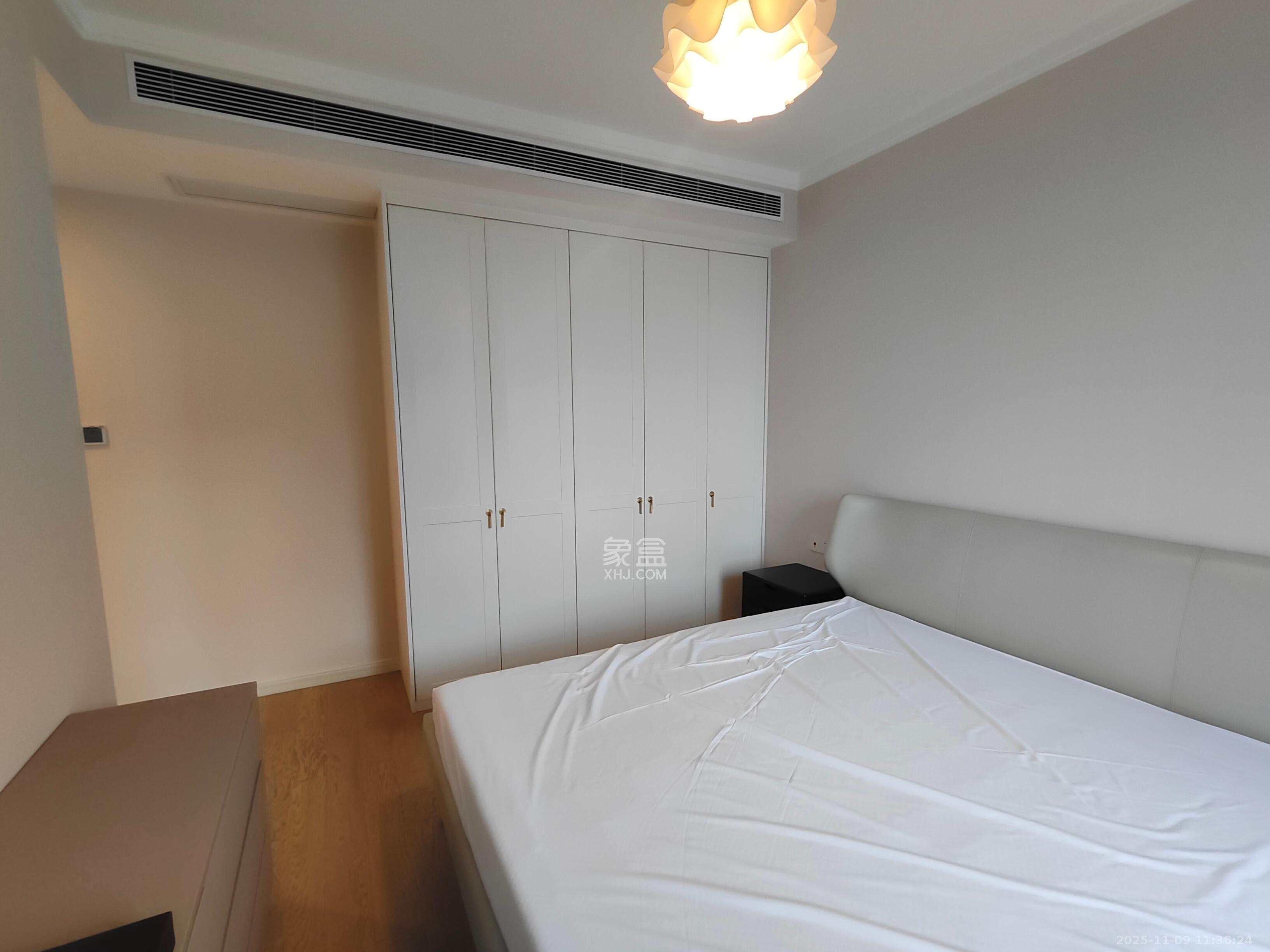 万科金色梦想B区  3室2厅2卫    3300.0元/月室内图