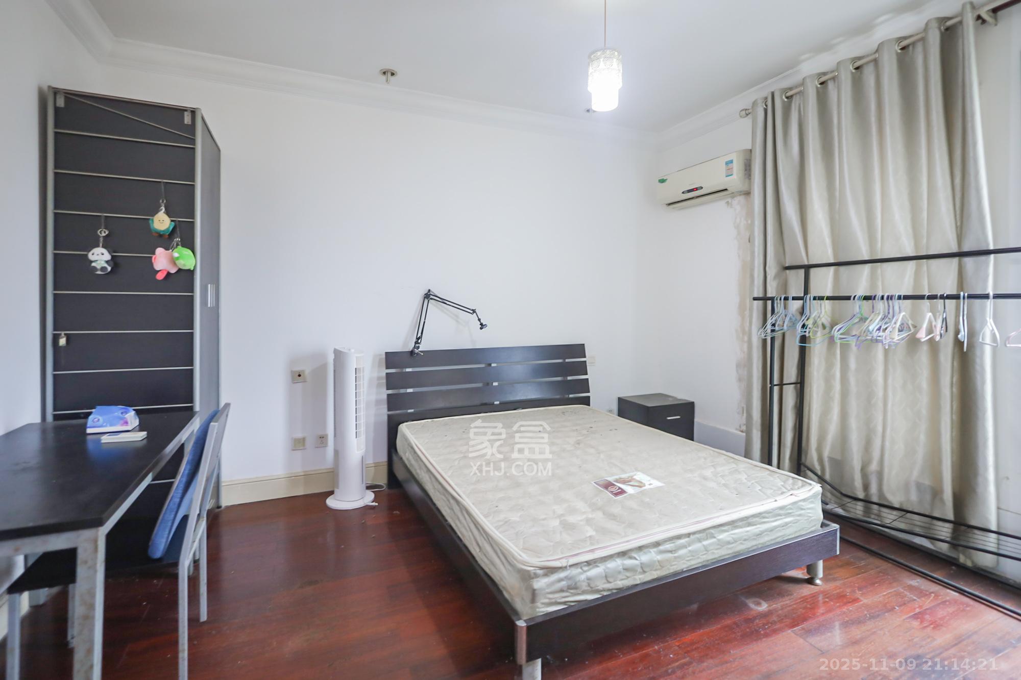 郡原广场  1室1厅1卫    25.0万