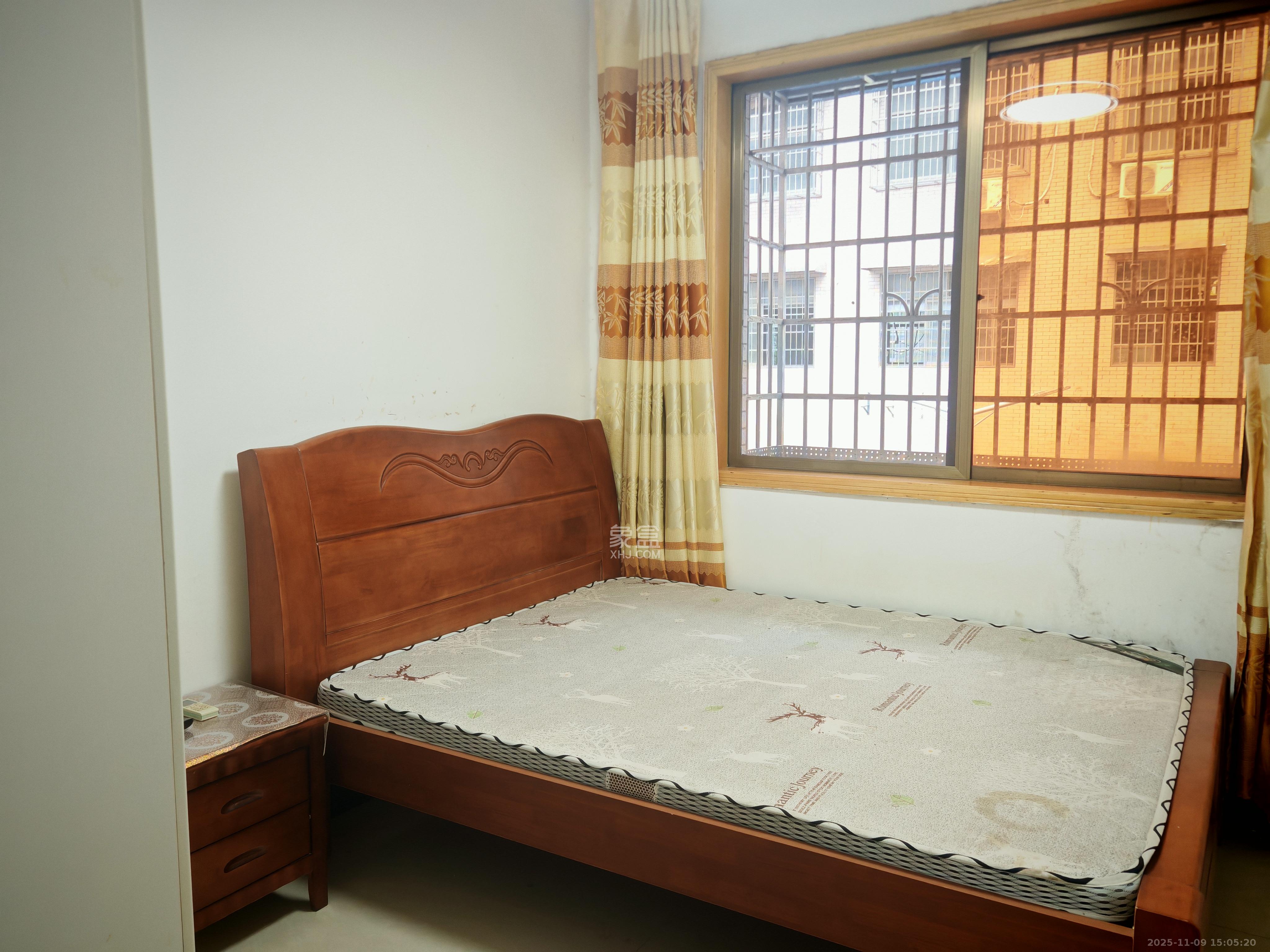 谷峰小区  2室1厅1卫    1600.0元/月室内图