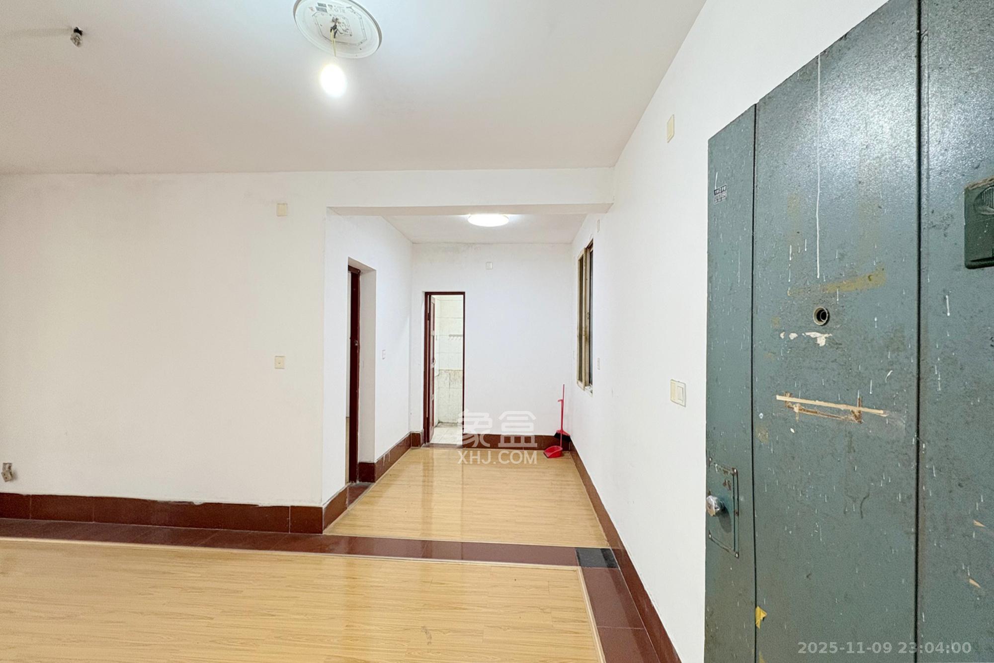 信丰民居  2室2厅1卫    70.0万客厅