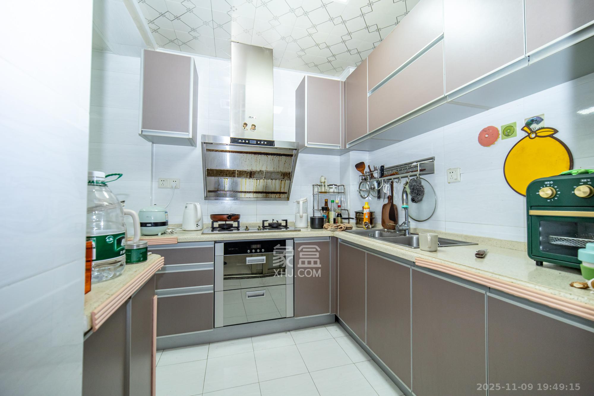 月湖兰庭  1室2厅1卫    70.0万厨房