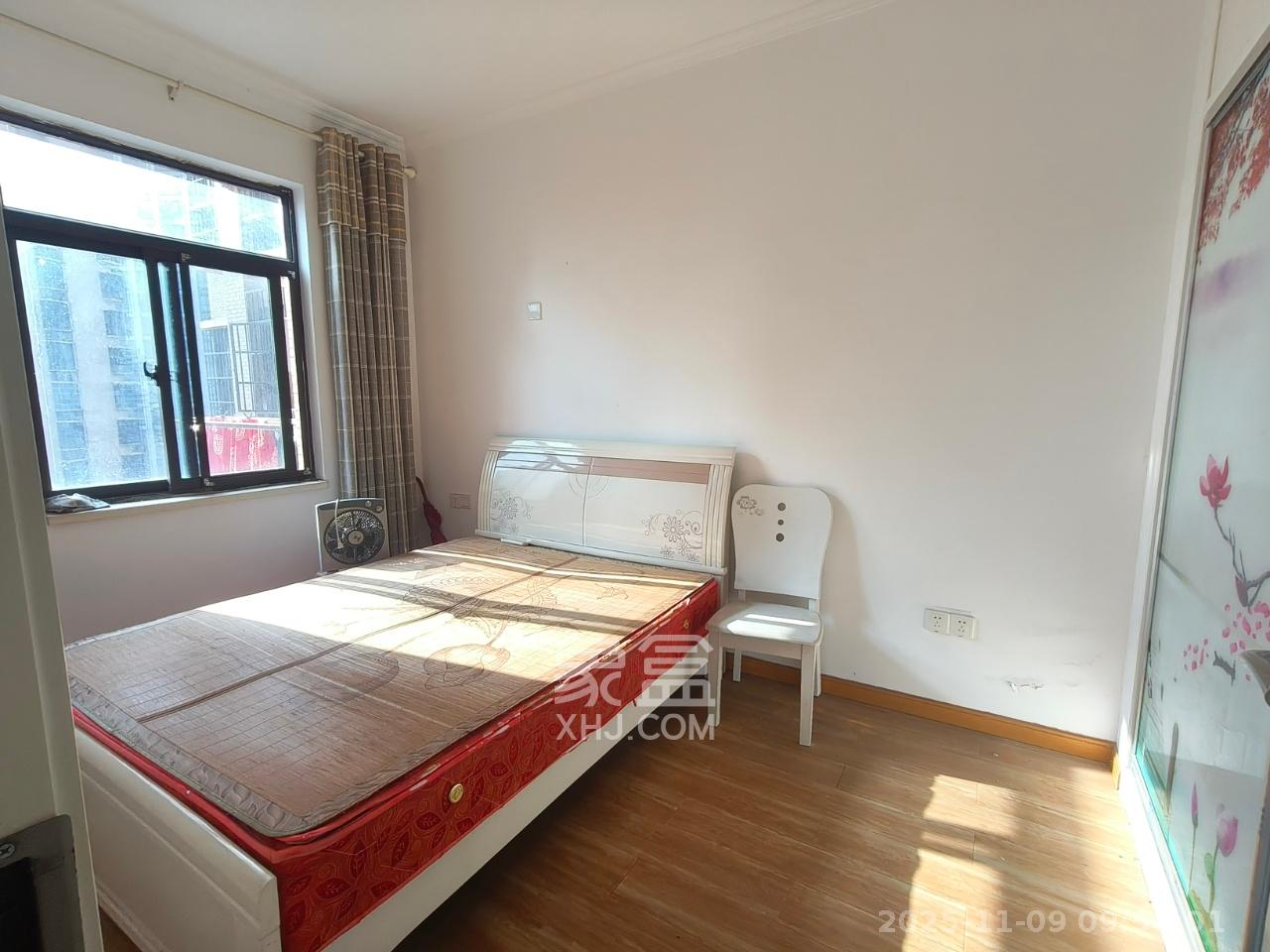 三景华御  2室2厅1卫    1800.0元/月室内图