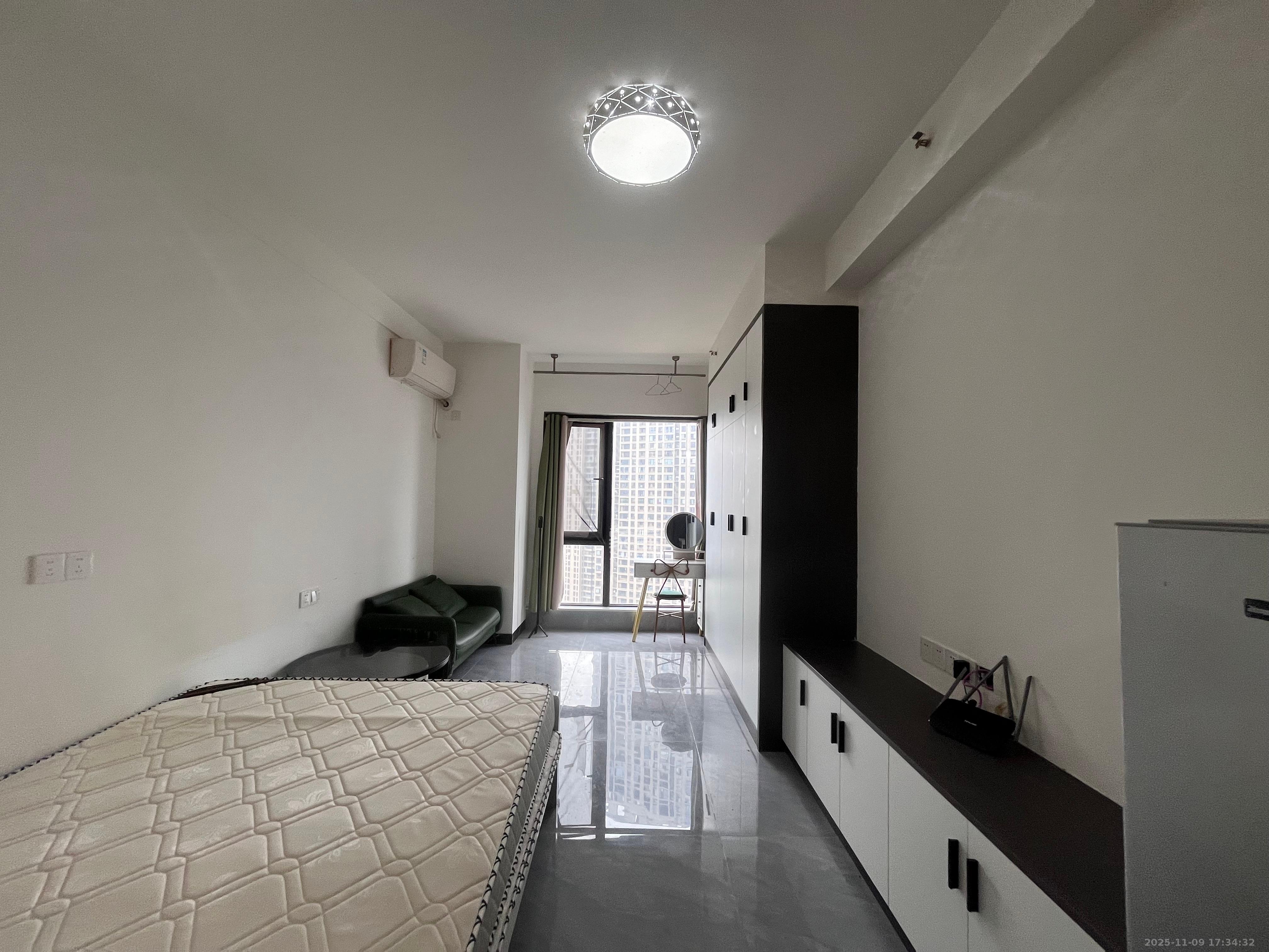 卓越江岸  1室0厅0卫    1700.0元/月